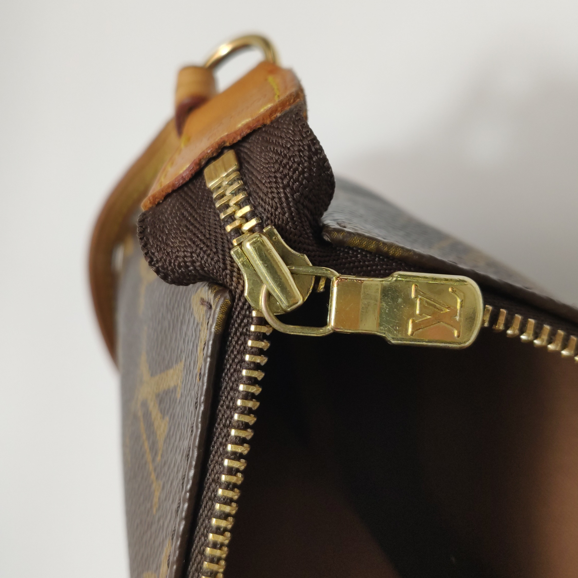 Louis Vuitton(LV) Pochette Accessoires NM Monogram Canvas — photo 8 of 12