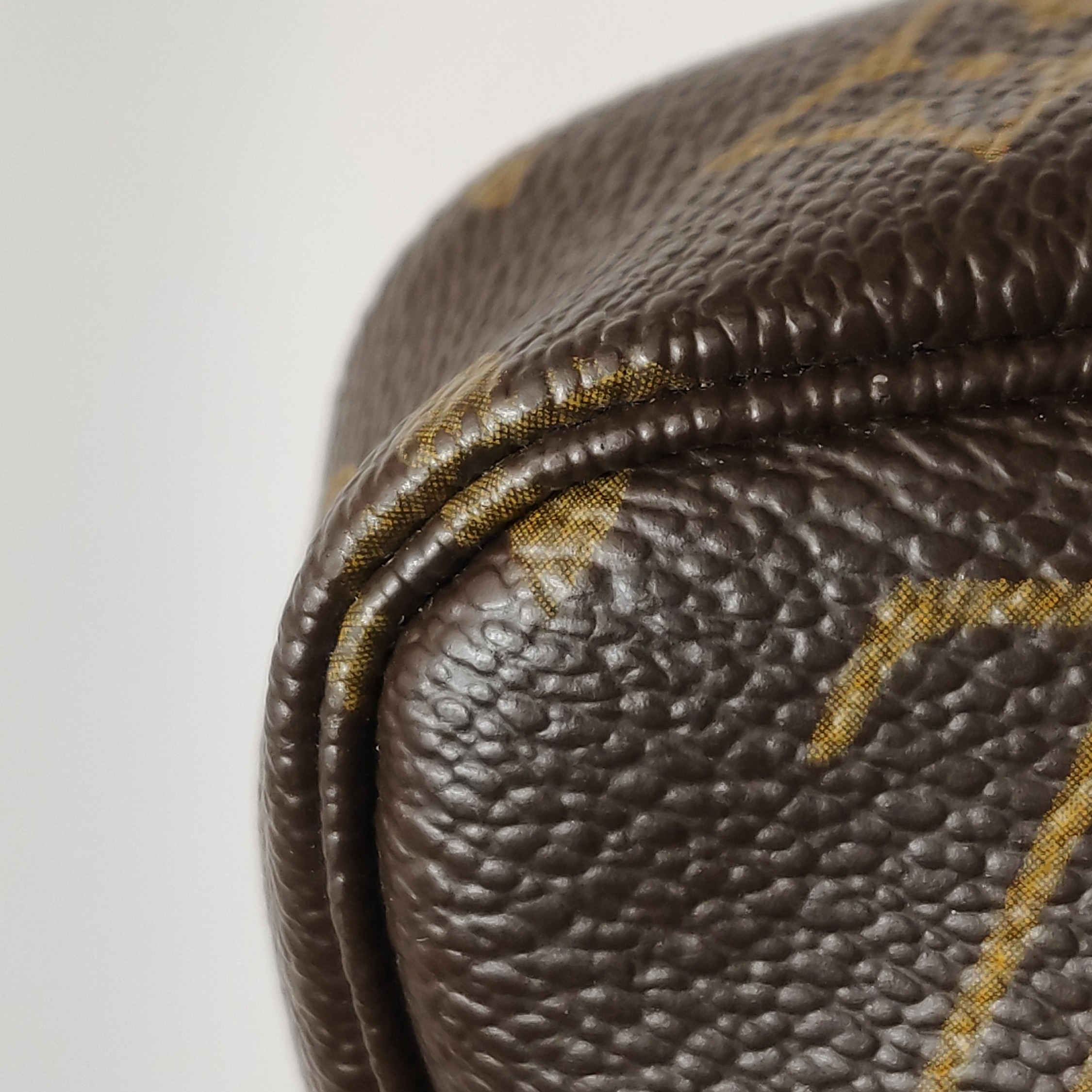 Louis Vuitton(LV) Pochette Accessoires NM Monogram Canvas — photo 9 of 12