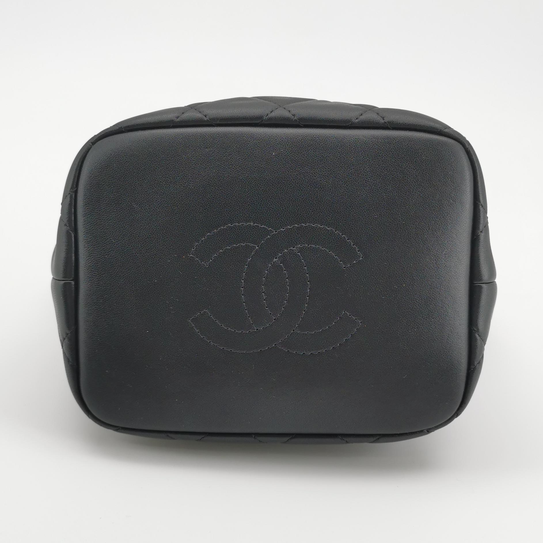 CHANEL CC GHW 19 Hobo Bag 2 Way Shoulder Bag Lambskin Leather Black — photo 6 of 15