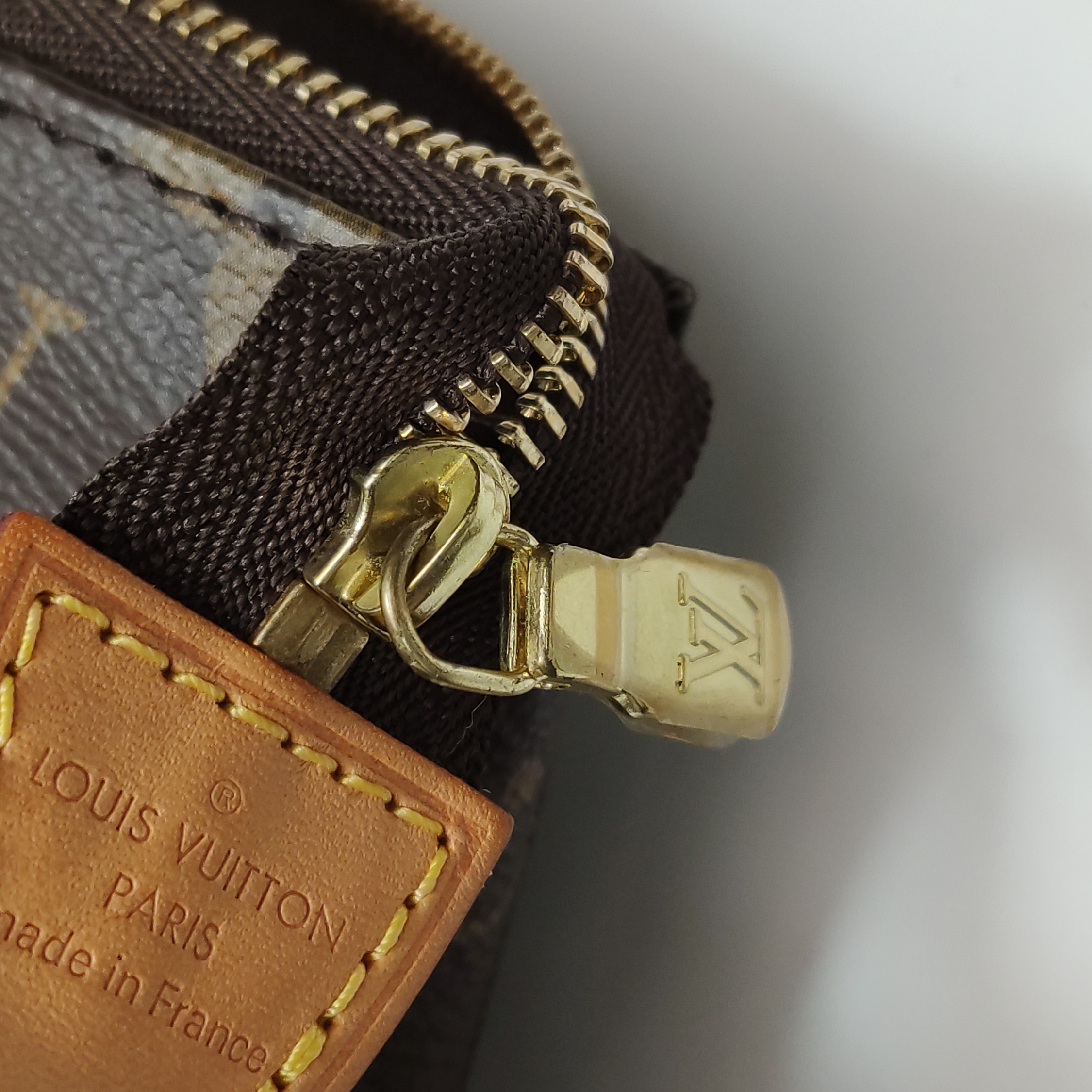 Louis Vuitton(LV) Pochette Accessoires NM Monogram Canvas — photo 9 of 13