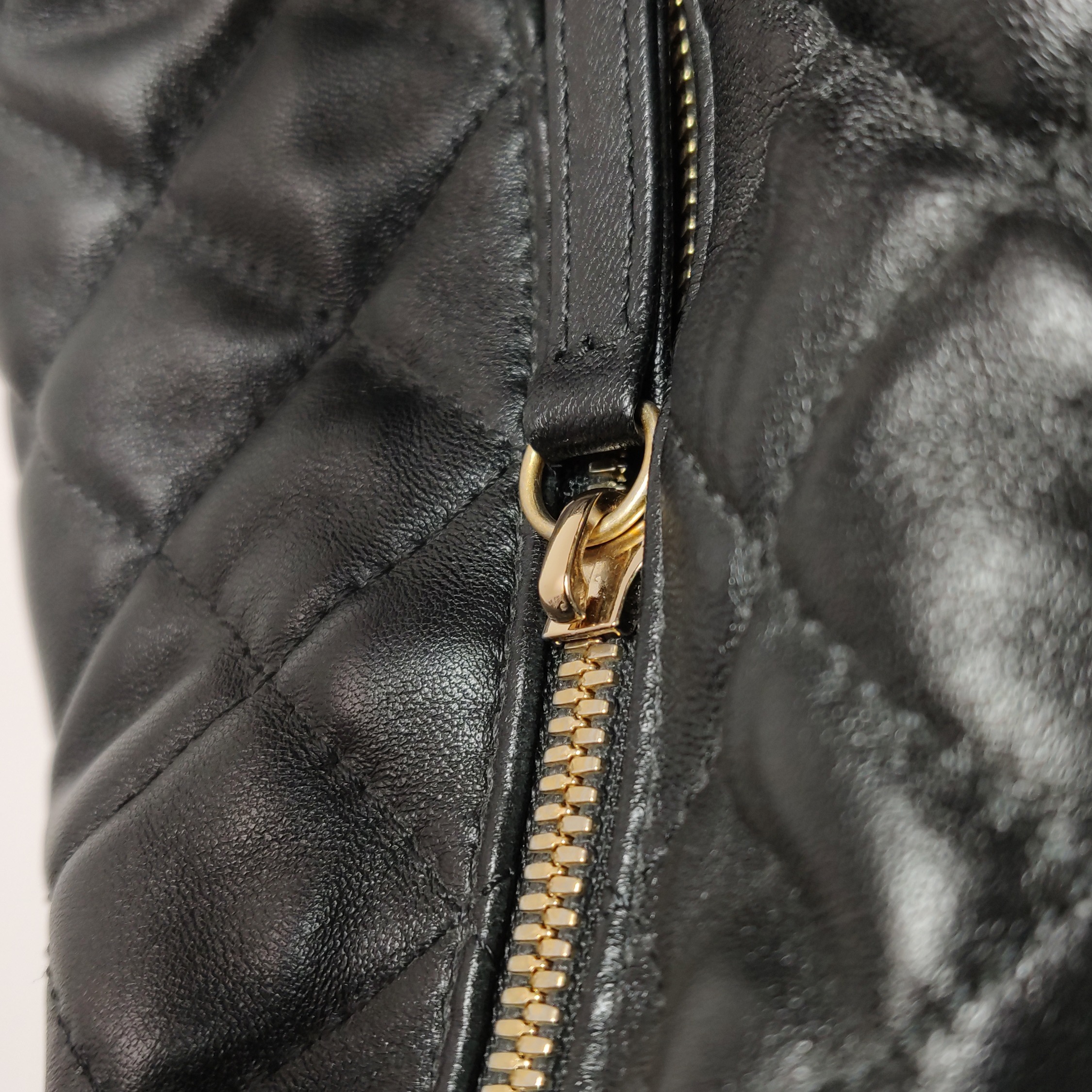 CHANEL CC GHW 19 Hobo Bag 2 Way Shoulder Bag Lambskin Leather Black — photo 9 of 15