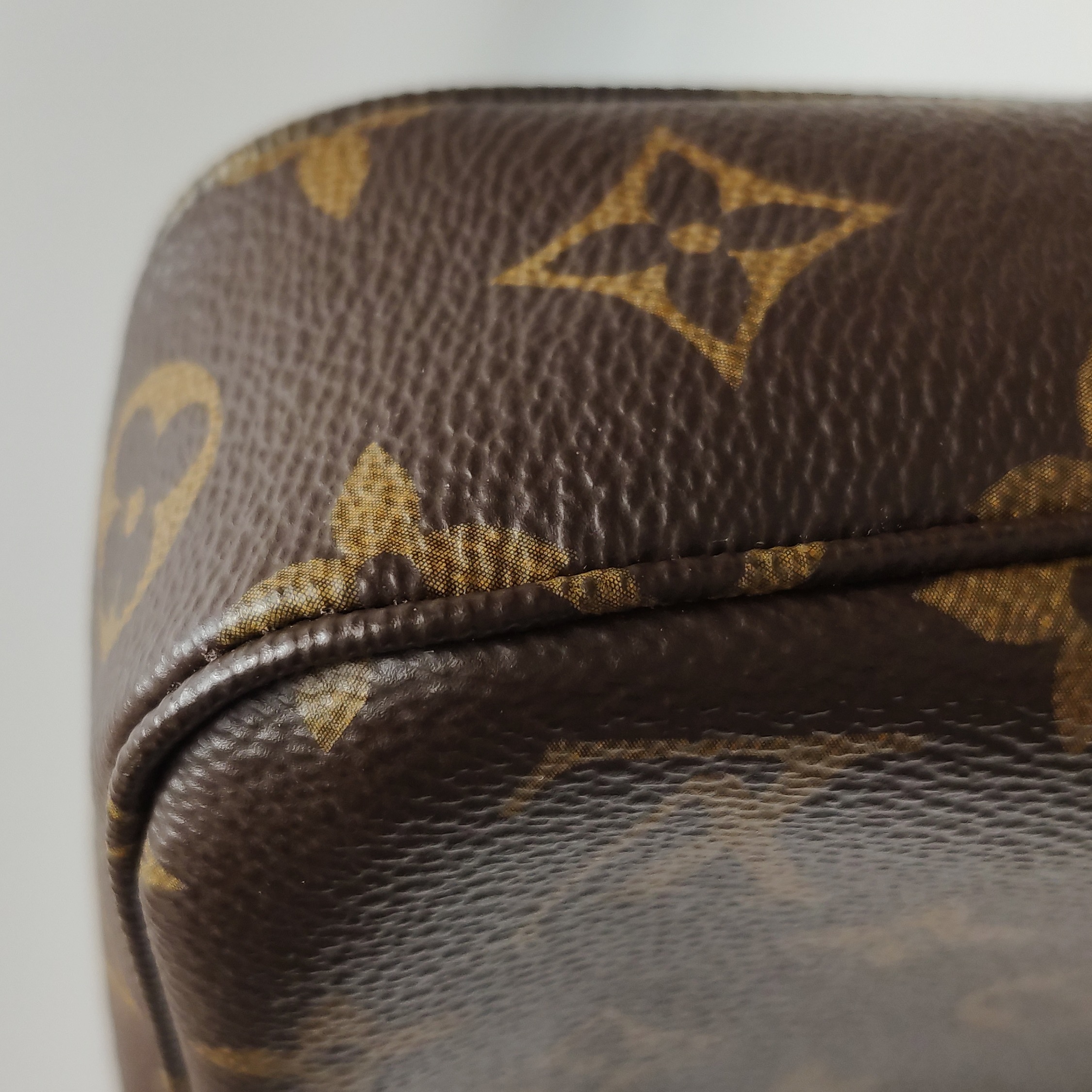 Louis Vuitton(LV) Pochette Accessoires NM Monogram Canvas — photo 10 of 13