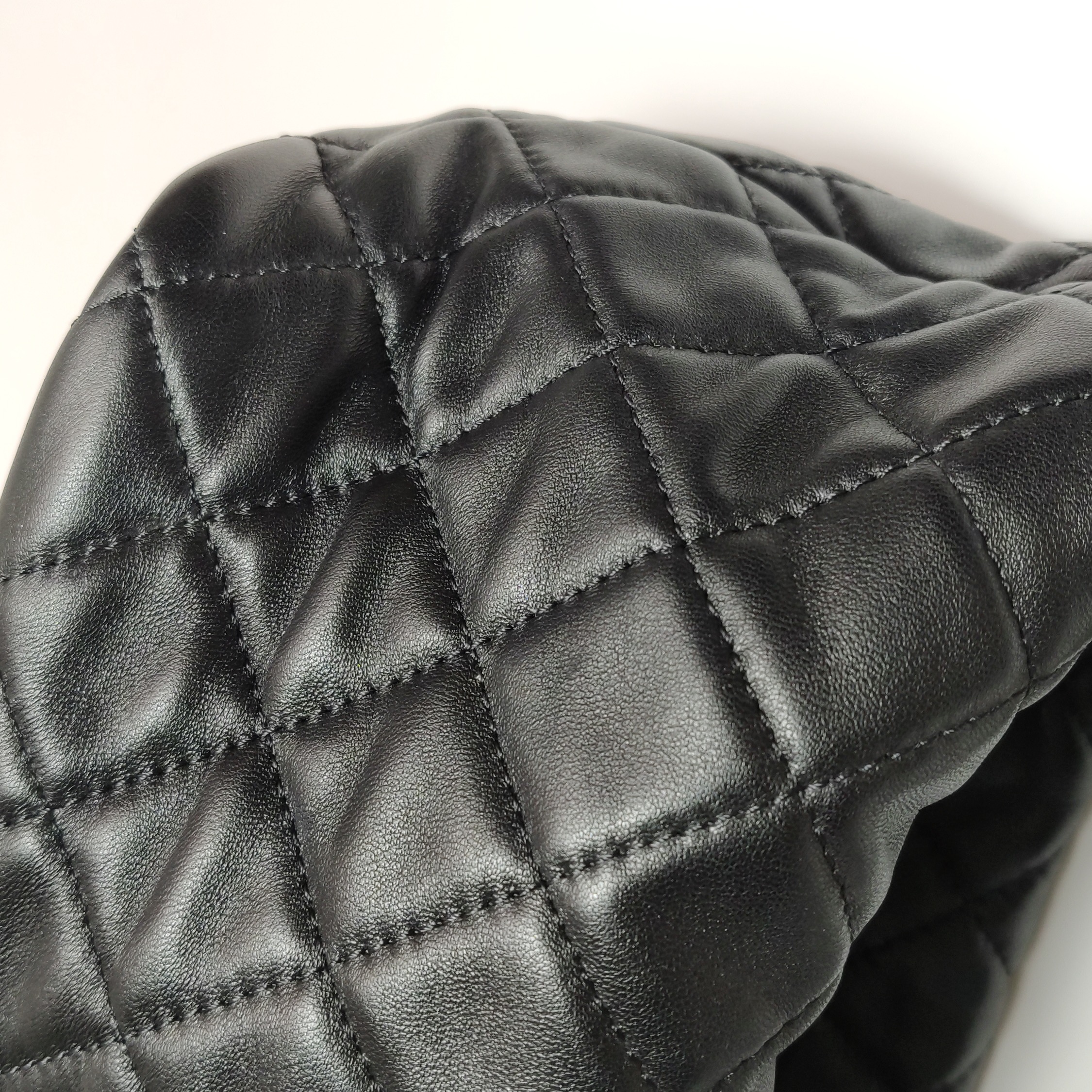 CHANEL CC GHW 19 Hobo Bag 2 Way Shoulder Bag Lambskin Leather Black — photo 14 of 15