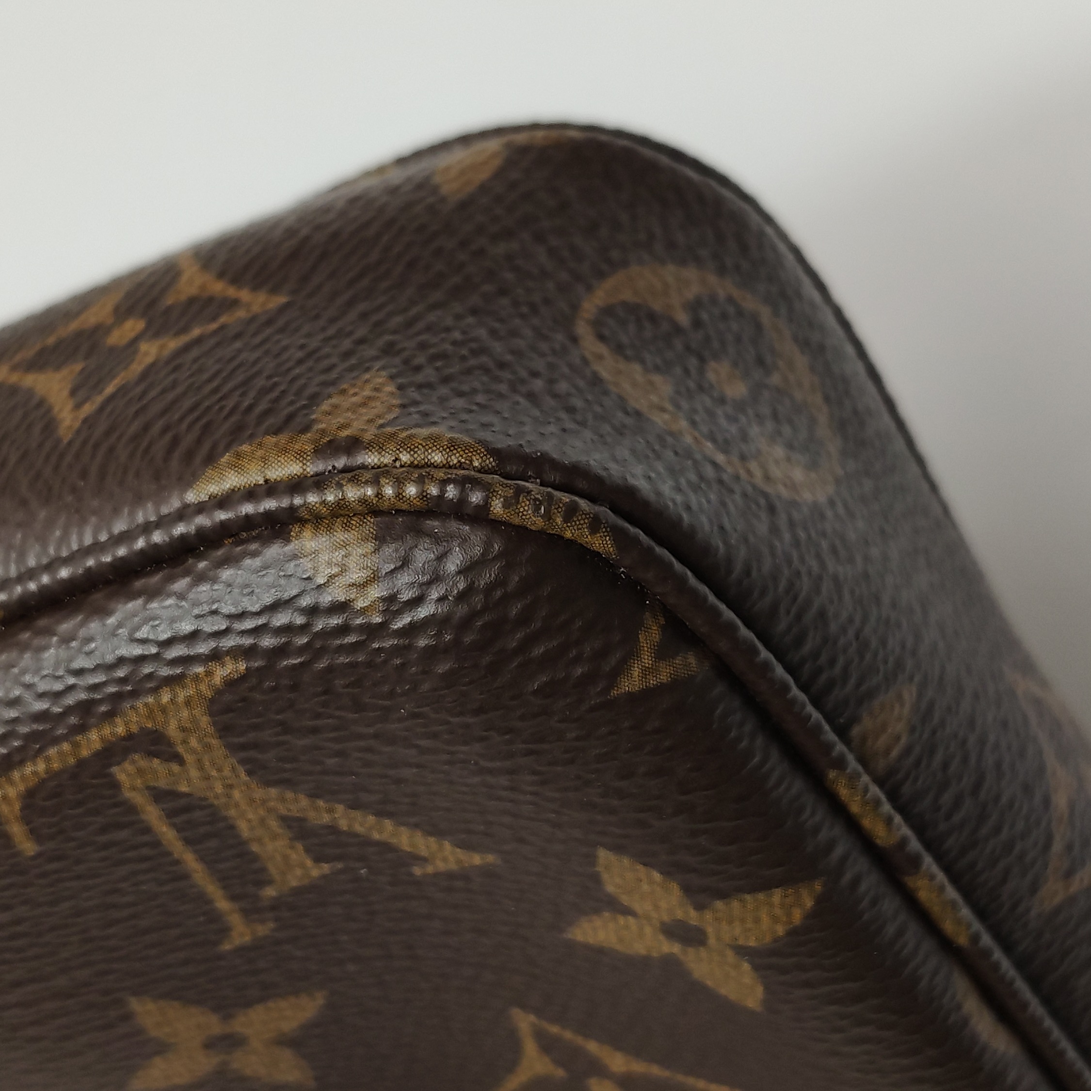 Louis Vuitton(LV) Pochette Accessoires NM Monogram Canvas — photo 11 of 13