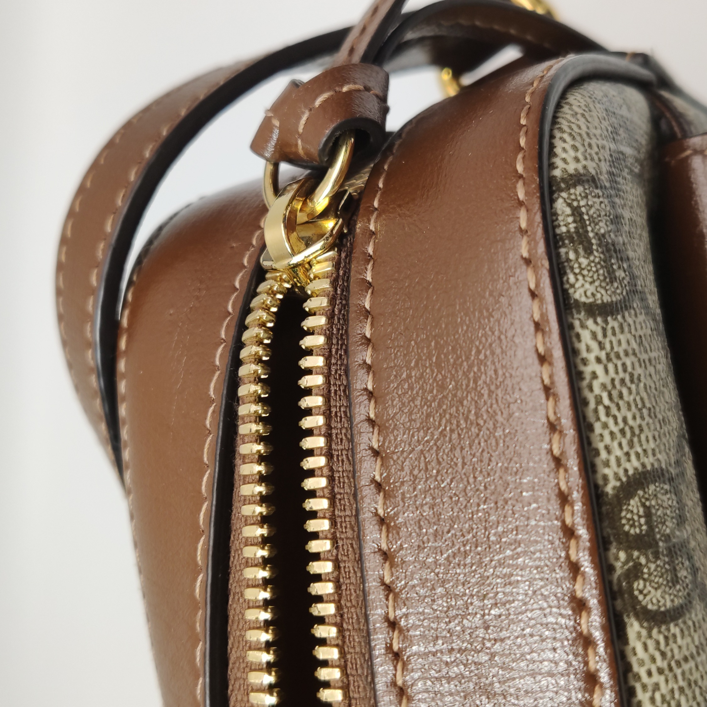 Gucci Horsebit 1955 Flap Pocket Camera Bag GG Coated Canvas and Leather Small — photo 21 of 25