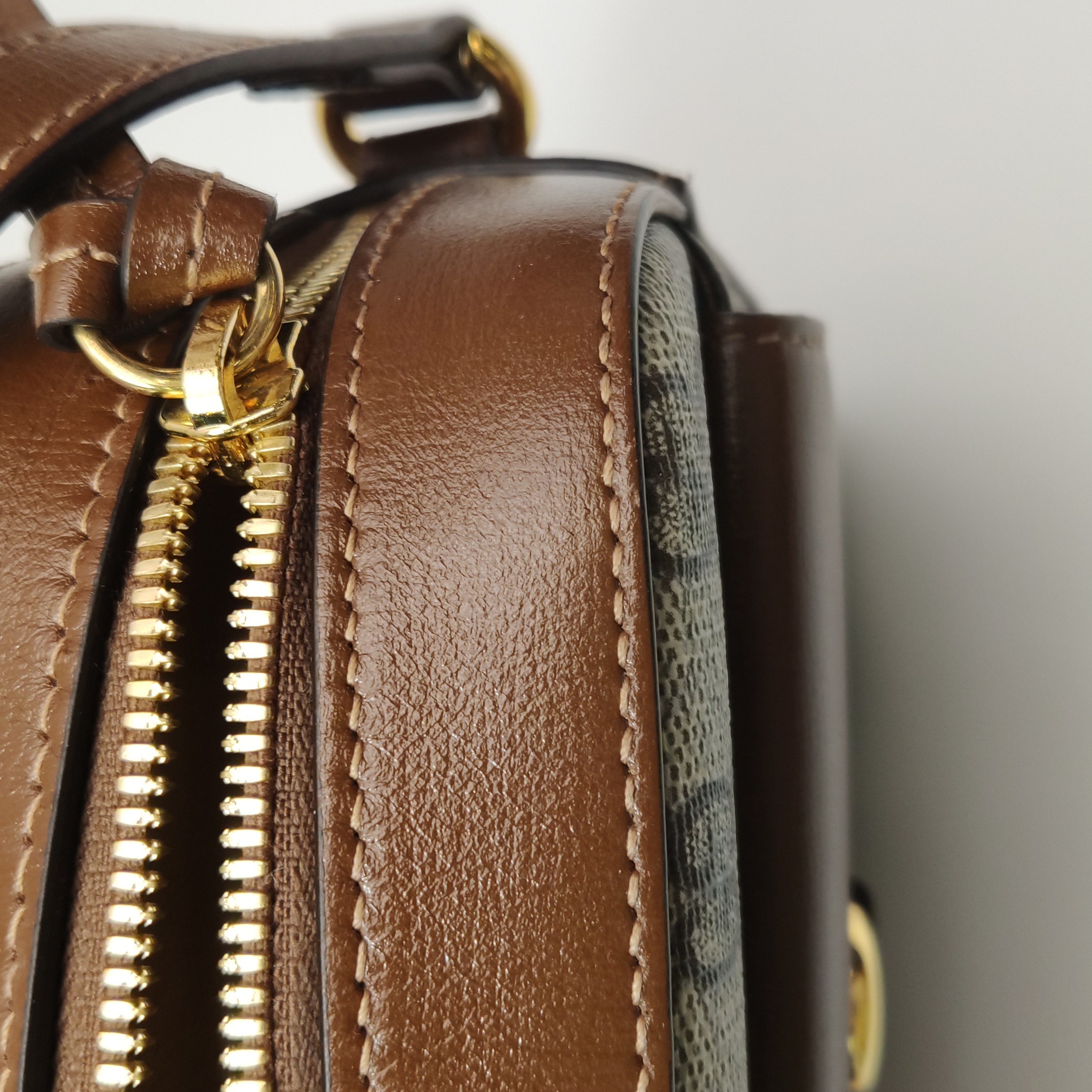 Gucci Horsebit 1955 Flap Pocket Camera Bag GG Coated Canvas and Leather Small — photo 12 of 25