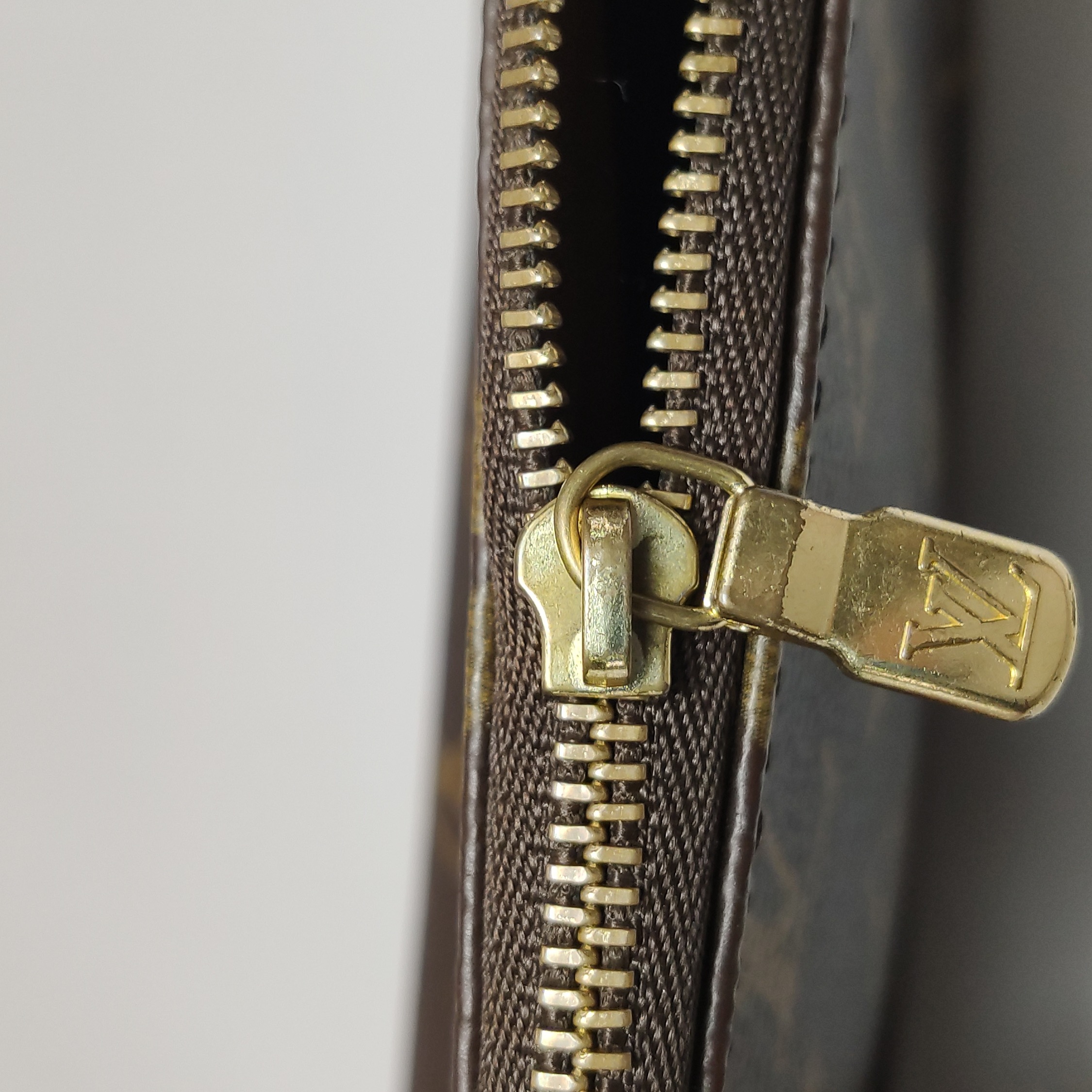 Louis Vuitton(LV) Pochette Accessoires NM Monogram Canvas — photo 9 of 14
