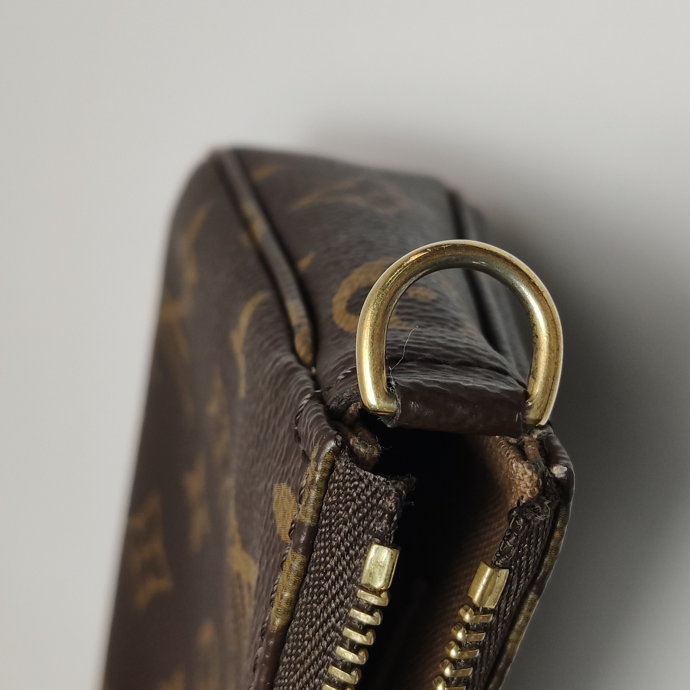 Louis Vuitton(LV) Pochette Accessoires NM Monogram Canvas — photo 8 of 14