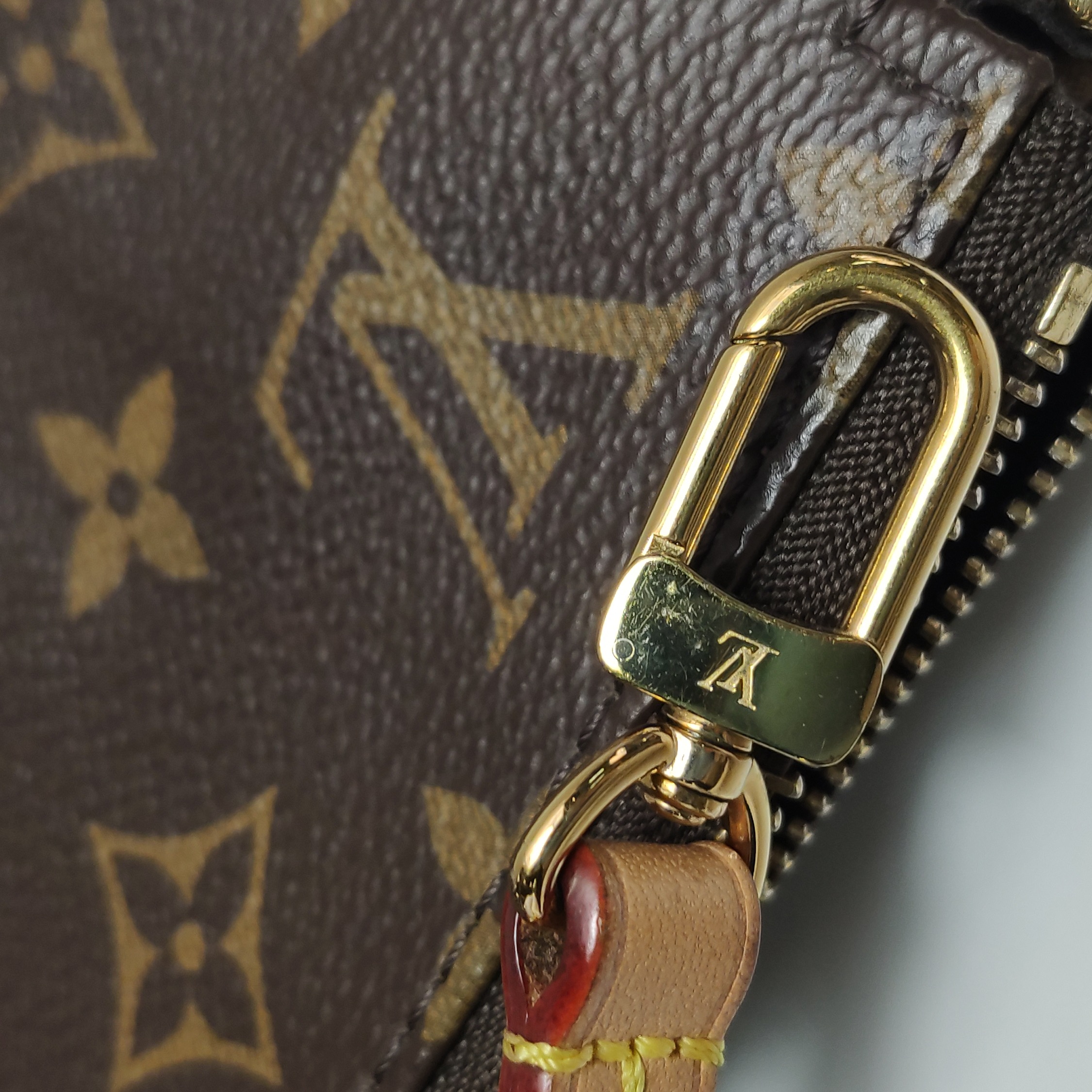 Louis Vuitton(LV) Pochette Accessoires NM Monogram Canvas — photo 11 of 14