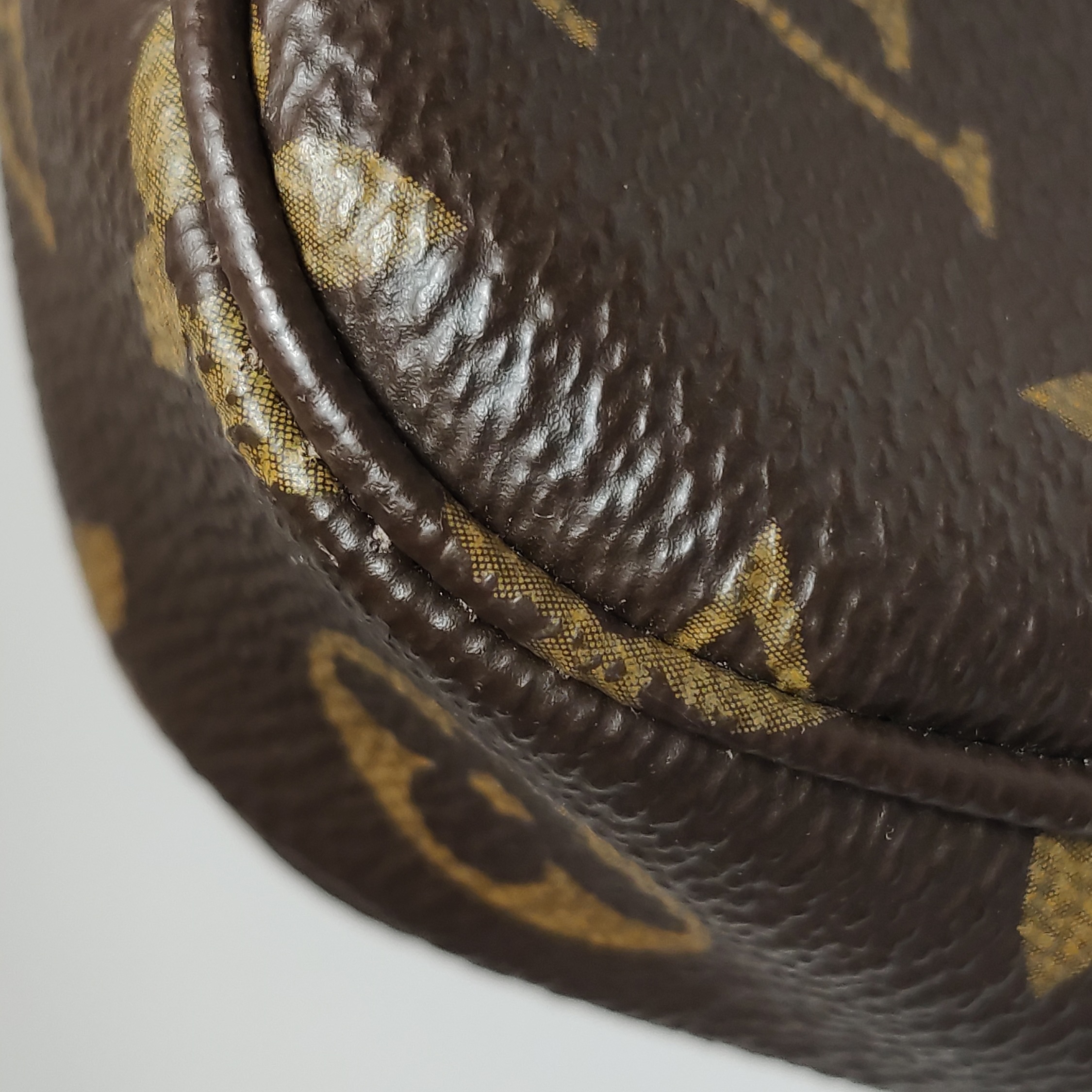 Louis Vuitton(LV) Pochette Accessoires NM Monogram Canvas — photo 10 of 14