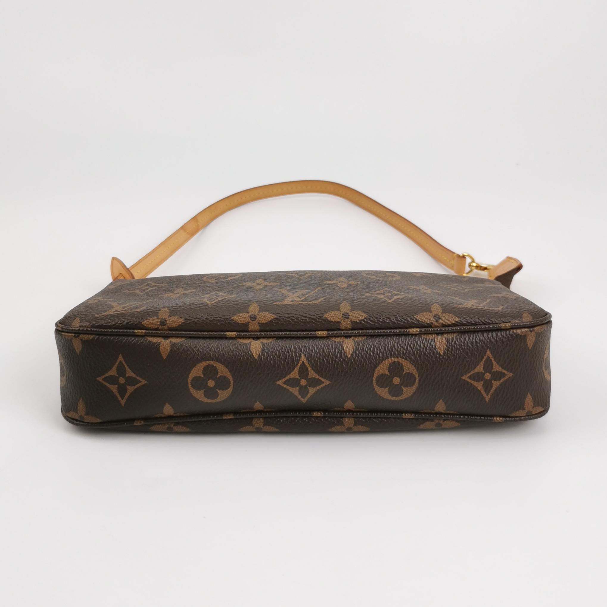 Louis Vuitton(LV) Pochette Accessoires NM Monogram Canvas — photo 6 of 13