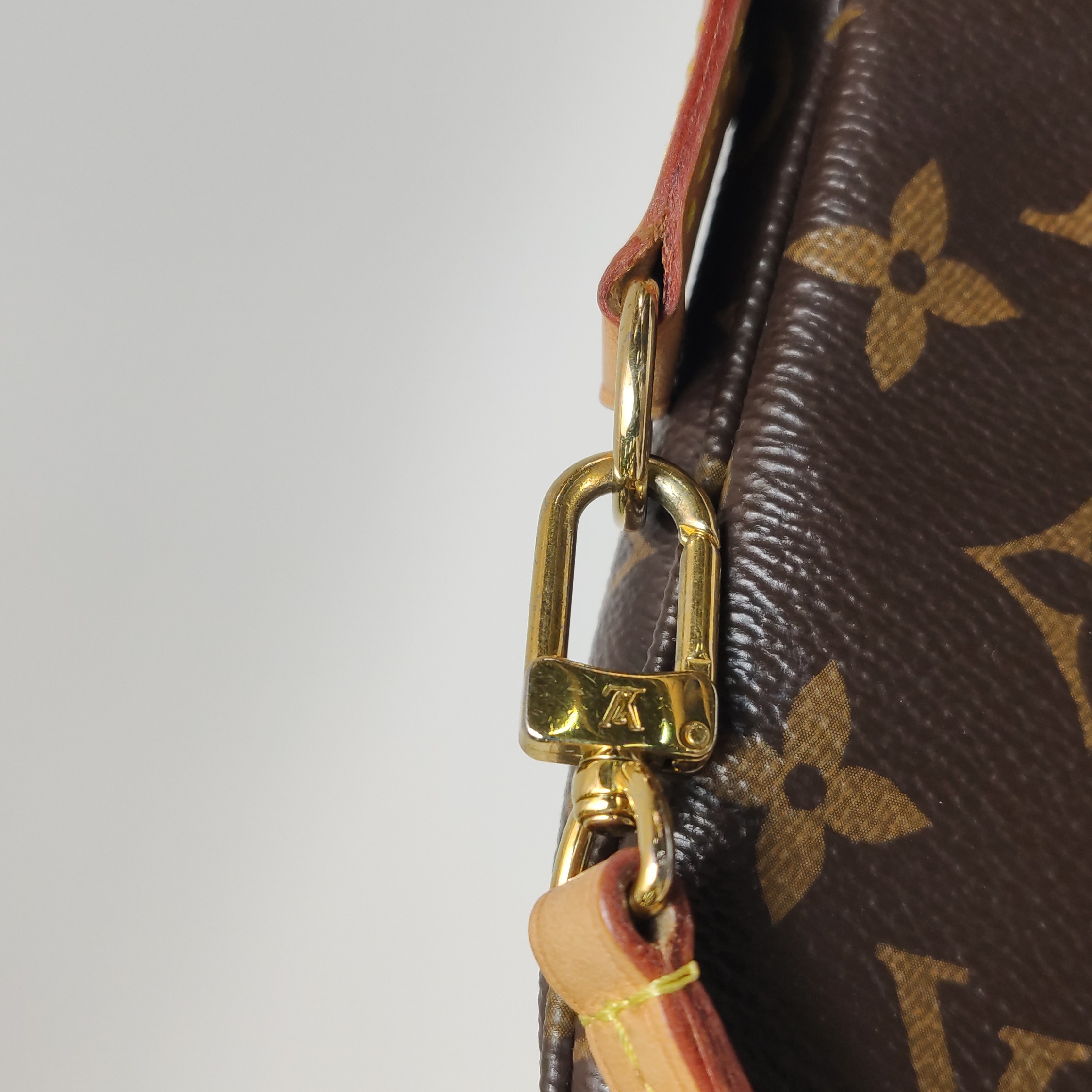 Louis Vuitton(LV) Pochette Accessoires NM Monogram Canvas — photo 10 of 13