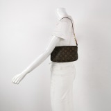 Louis Vuitton(LV) Pochette Accessoires NM Monogram Canvas — thumbnail 2
