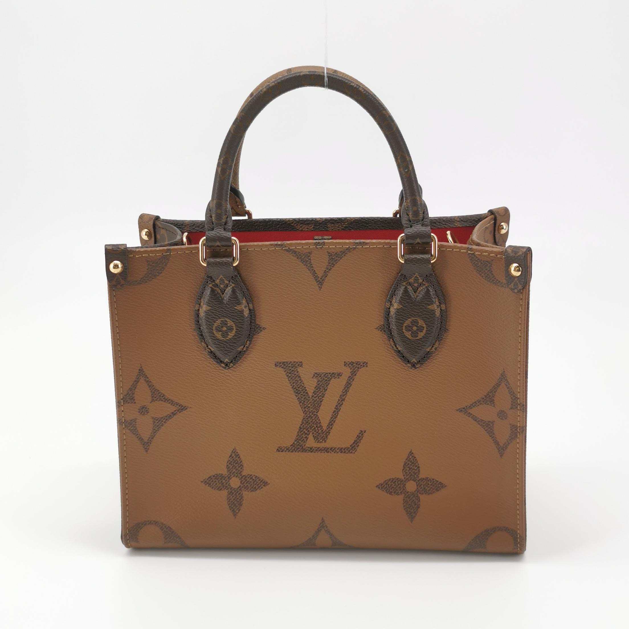 Louis Vuitton(LV) OnTheGo Tote Reverse Monogram Giant PM — photo 6 of 15