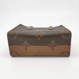 Louis Vuitton(LV) OnTheGo Tote Reverse Monogram Giant PM — thumbnail 7