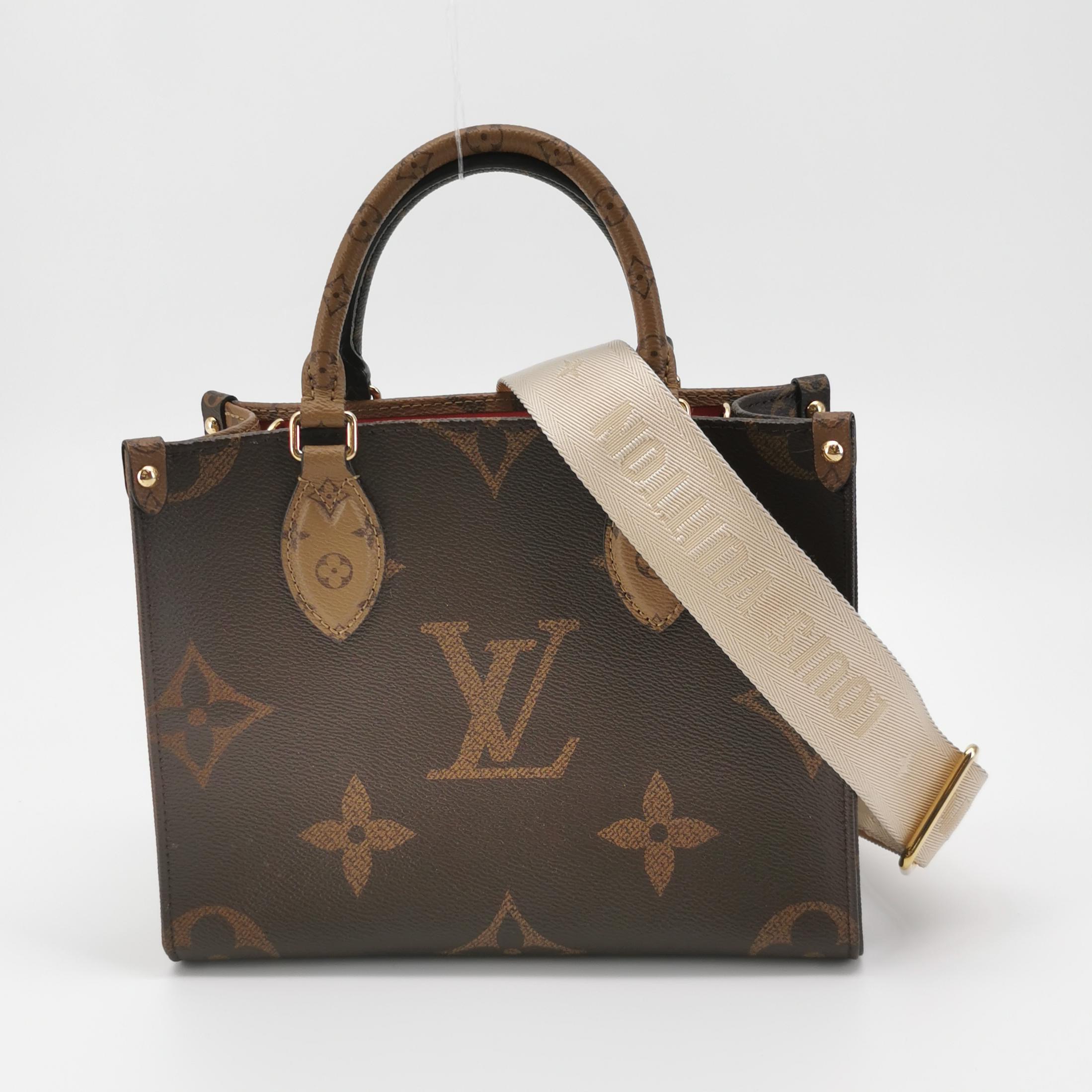 Louis Vuitton(LV) OnTheGo Tote Reverse Monogram Giant PM — photo 5 of 15