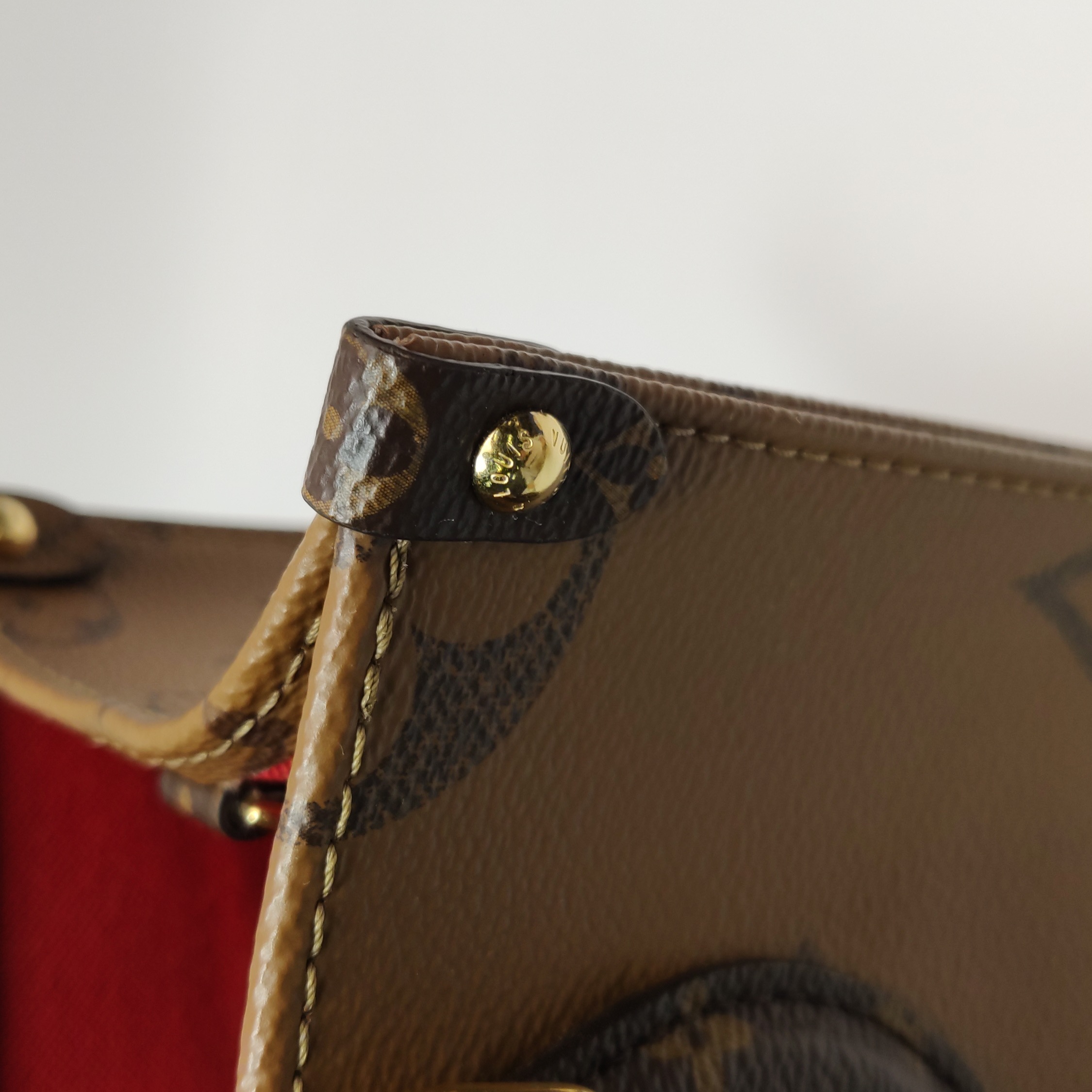 Louis Vuitton(LV) OnTheGo Tote Reverse Monogram Giant PM — photo 9 of 15