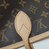 Louis Vuitton(LV) Neverfull NM Tote Monogram Canvas MM — thumbnail 15