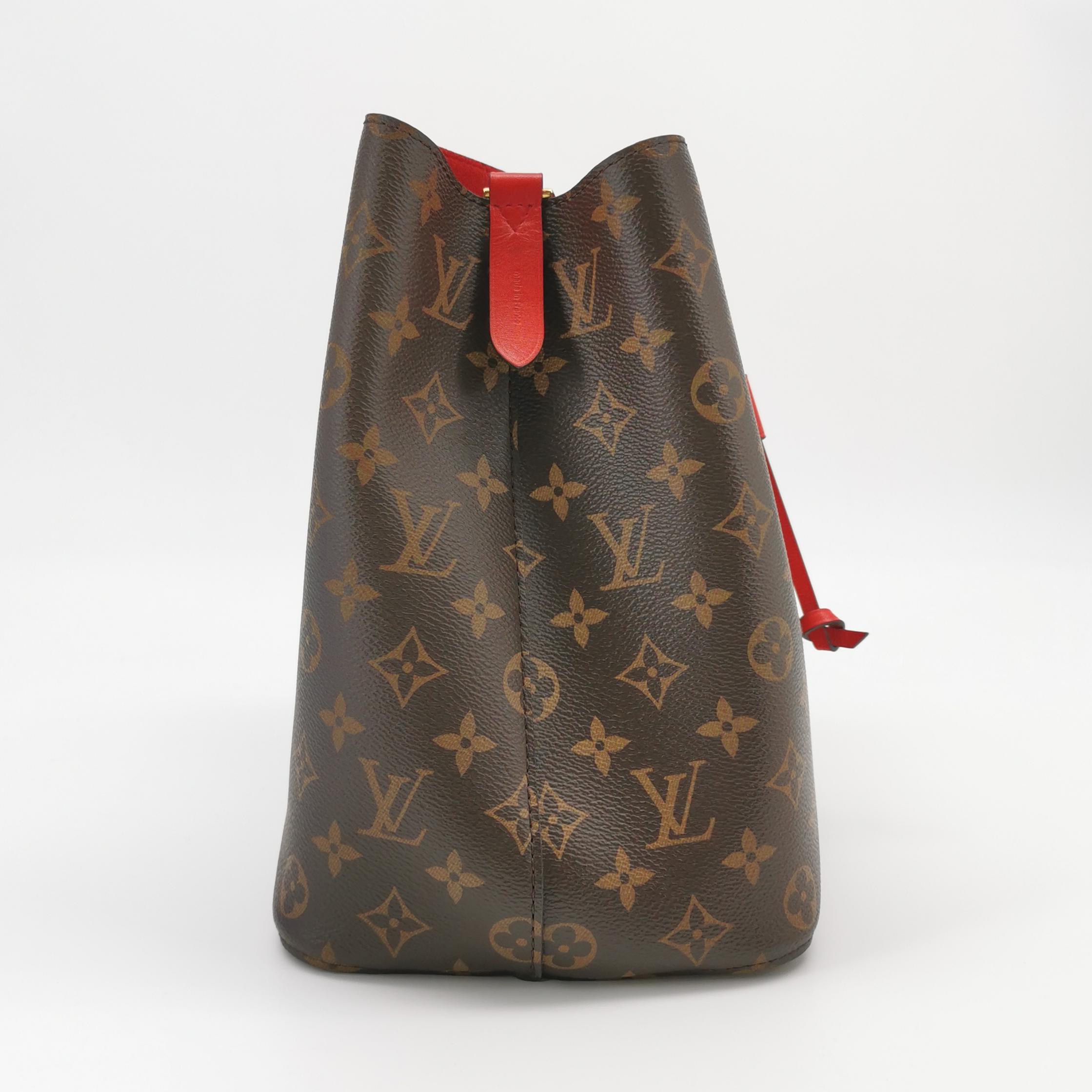 Louis Vuitton(LV) NeoNoe Handbag Monogram Canvas with Leather MM — photo 4 of 13