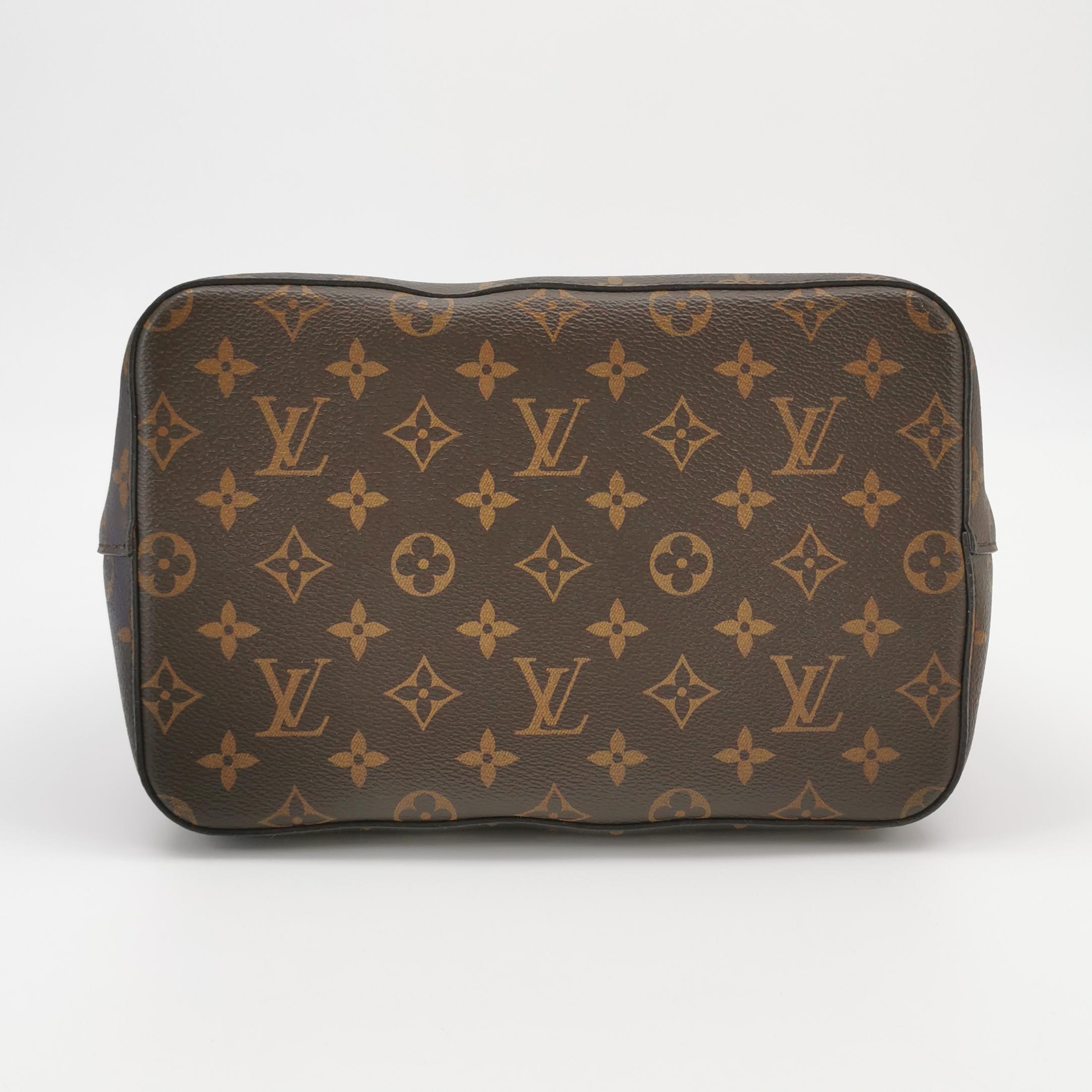 Louis Vuitton(LV) NeoNoe Handbag Monogram Canvas with Leather MM — photo 6 of 13