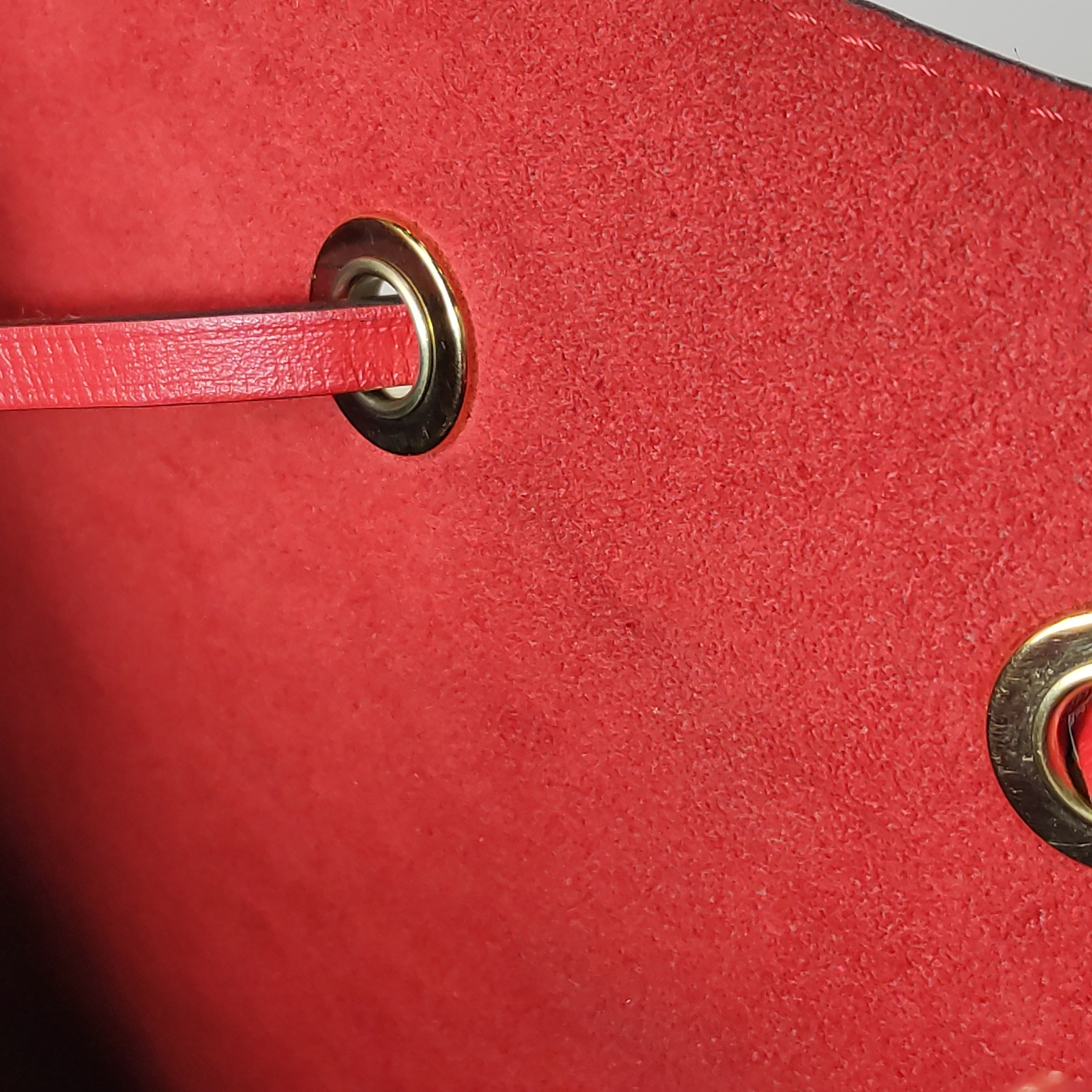 Louis Vuitton(LV) NeoNoe Handbag Monogram Canvas with Leather MM — photo 8 of 13