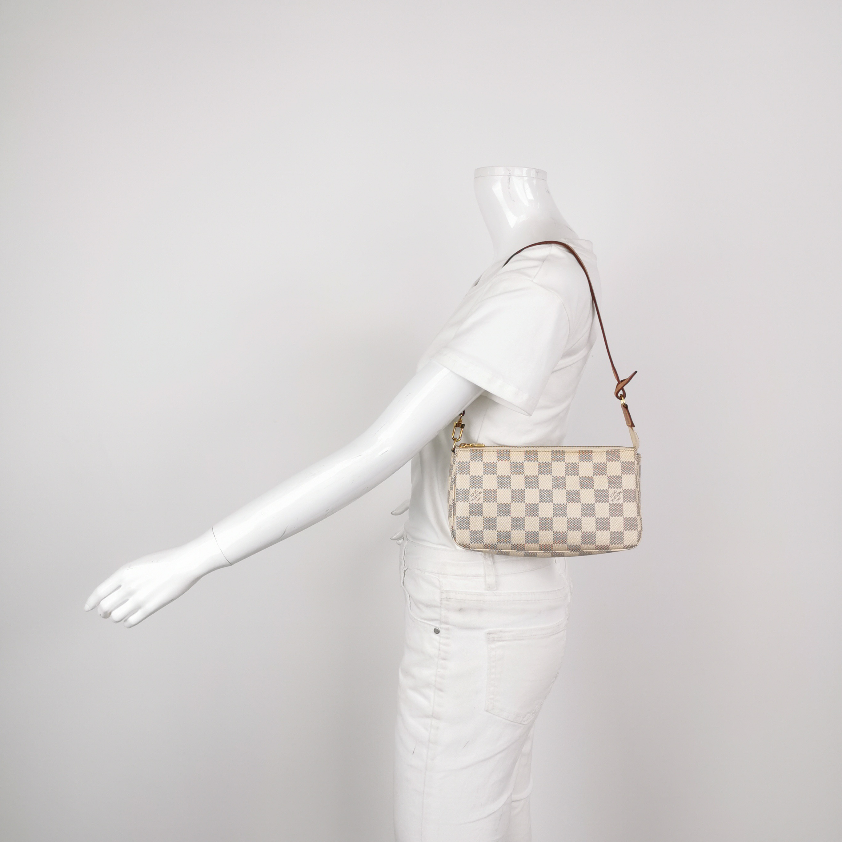 Louis Vuitton(LV) Pochette Accessoires Damier — alternate view