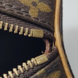 Louis Vuitton(LV) Papillon Handbag Monogram Canvas 30 — thumbnail 9