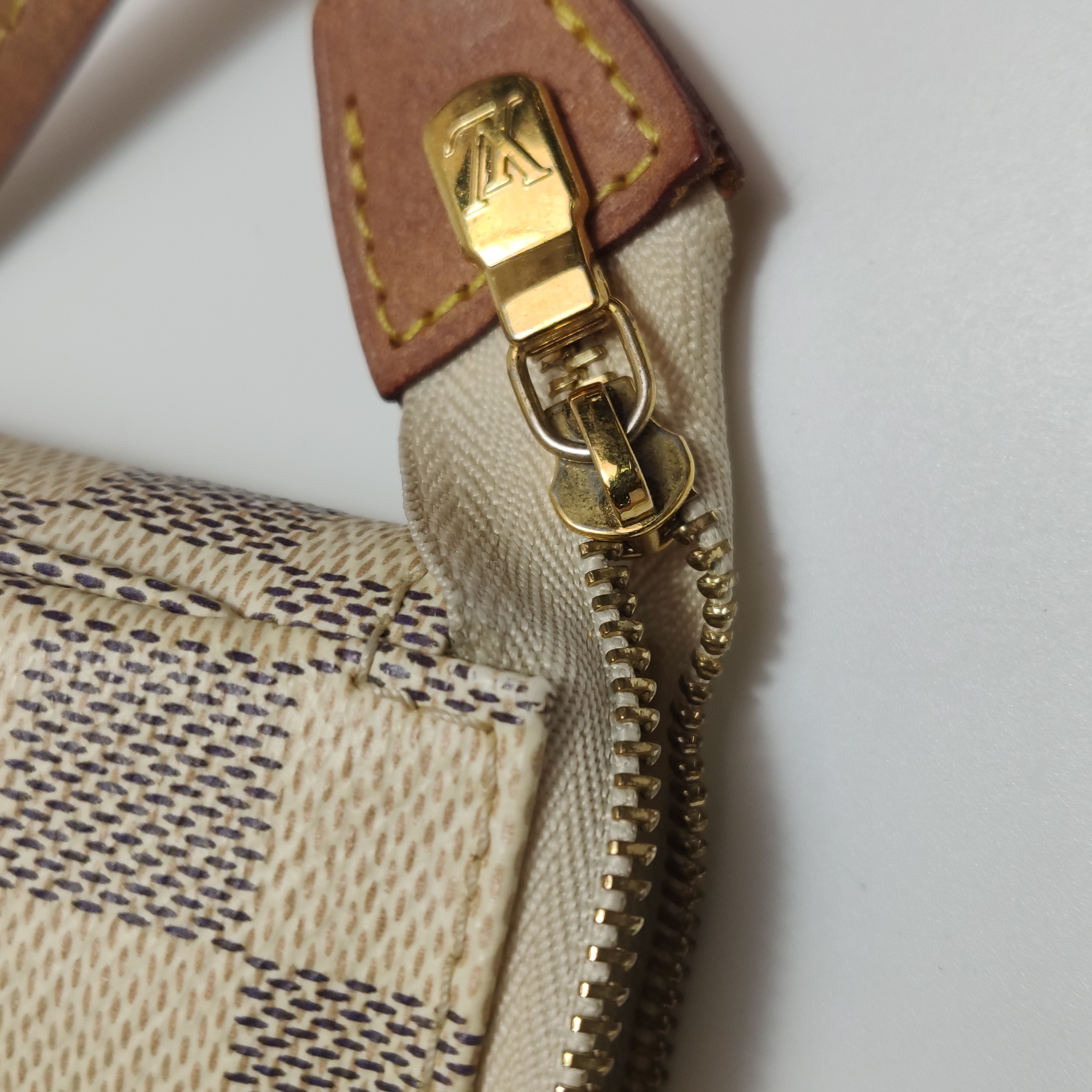 Louis Vuitton(LV) Pochette Accessoires Damier — photo 8 of 12