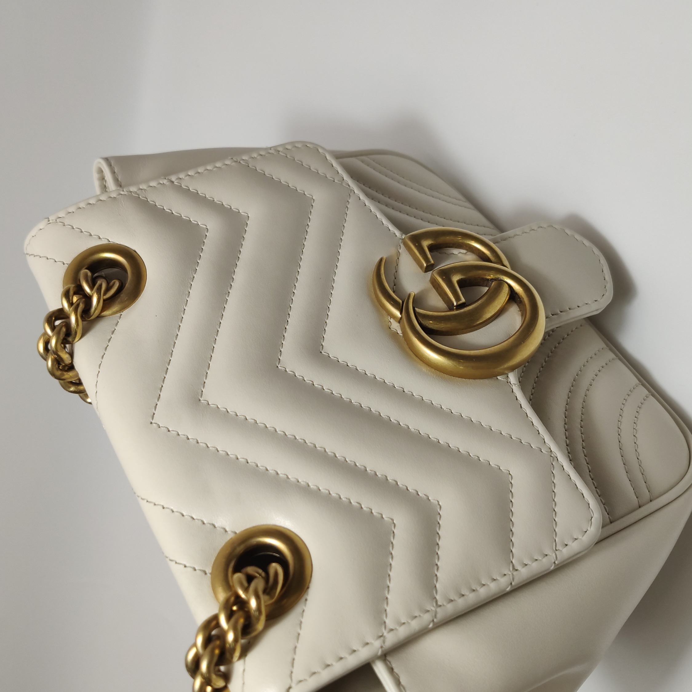 Gucci GG Marmont Flap Bag Matelasse Leather Mini — photo 21 of 25