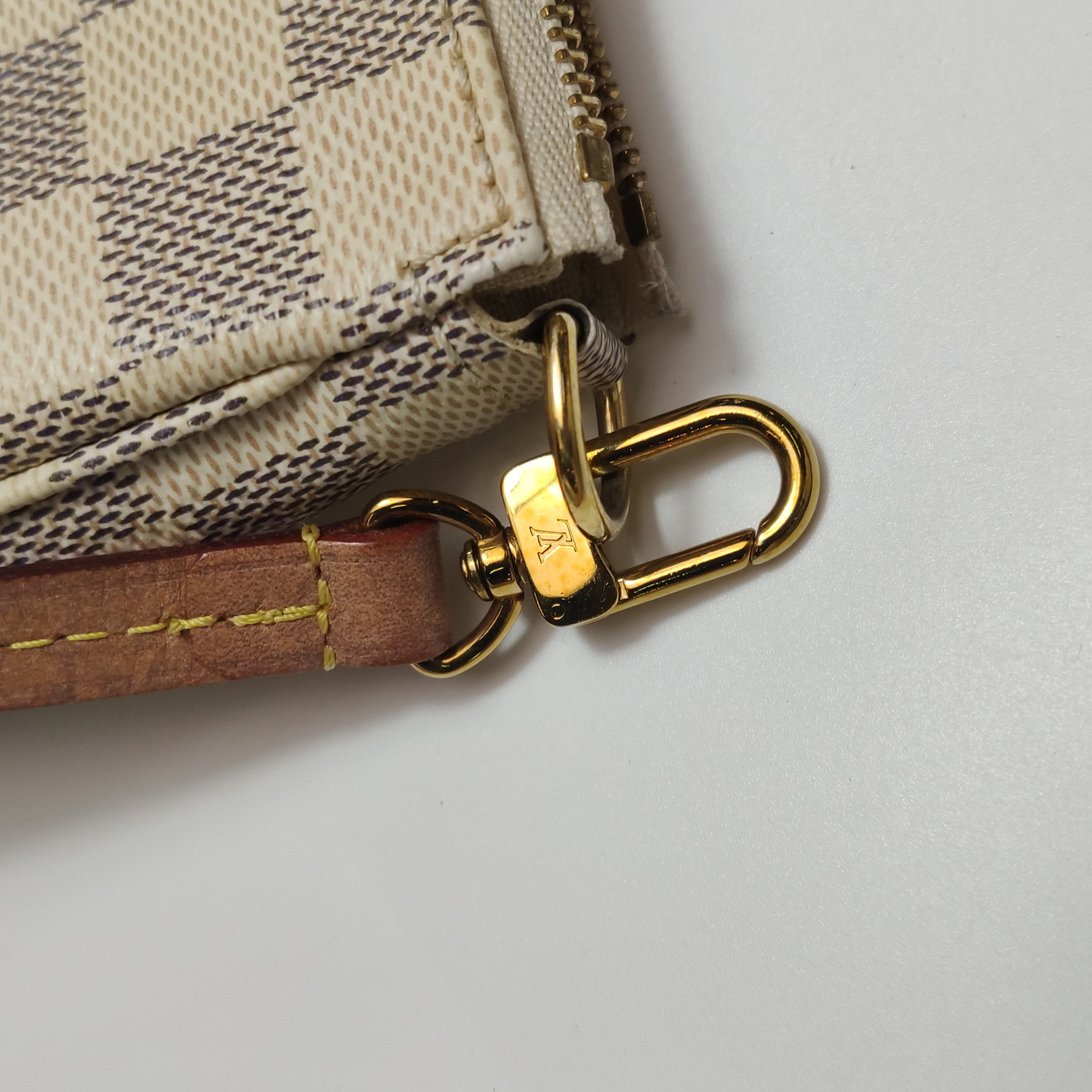 Louis Vuitton(LV) Pochette Accessoires Damier — photo 12 of 12