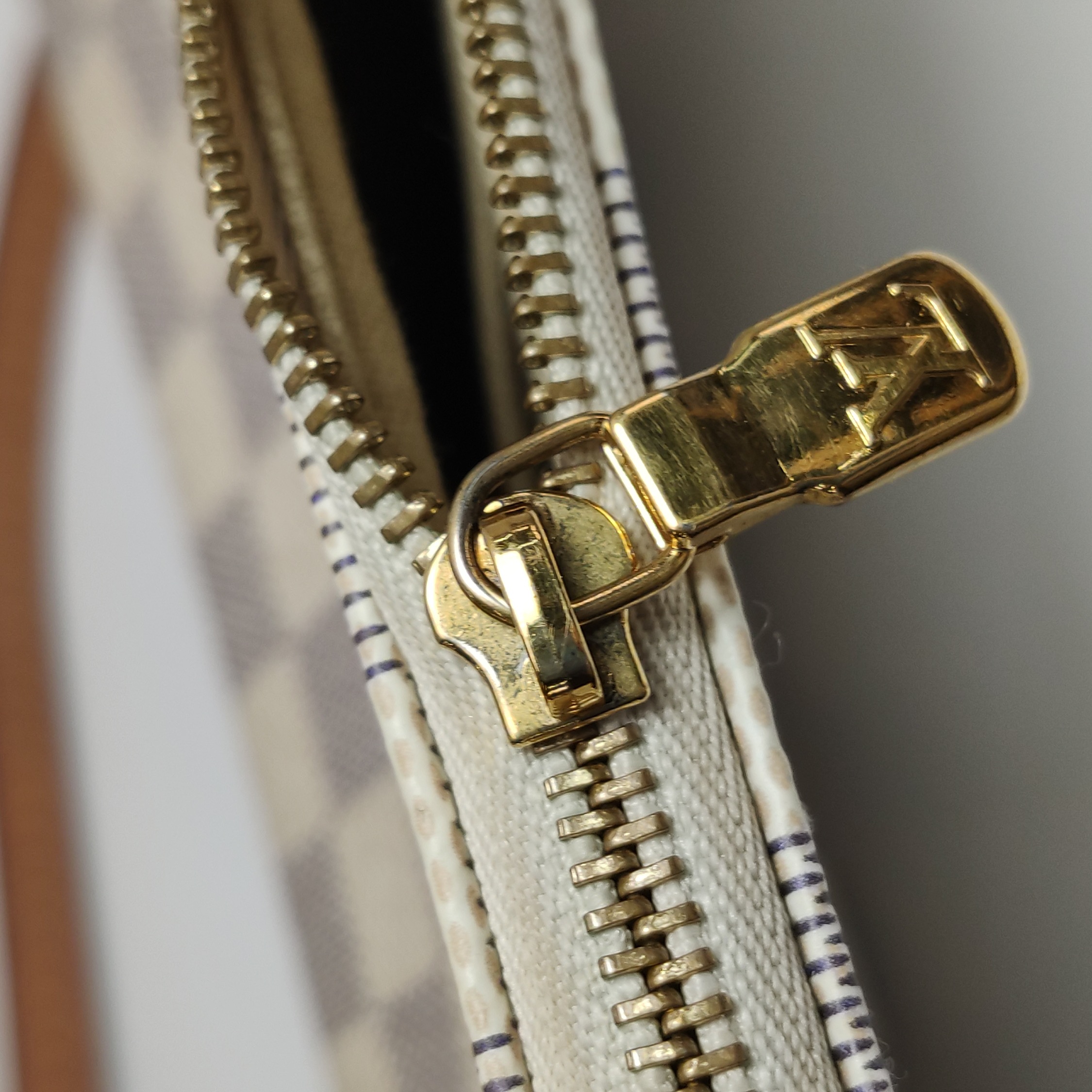 Louis Vuitton(LV) Pochette Accessoires Damier — photo 9 of 14