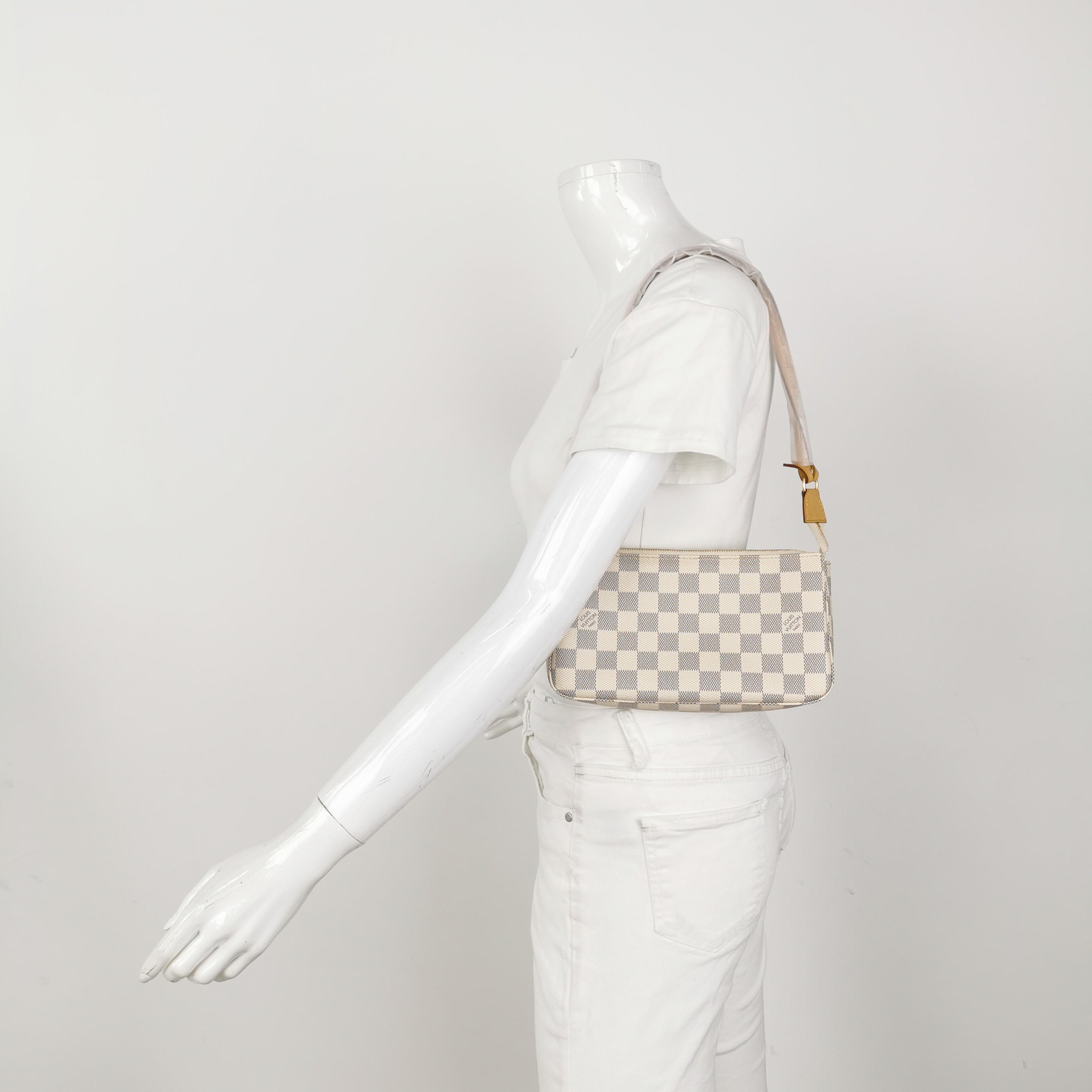 Louis Vuitton(LV) Pochette Accessoires Damier — alternate view