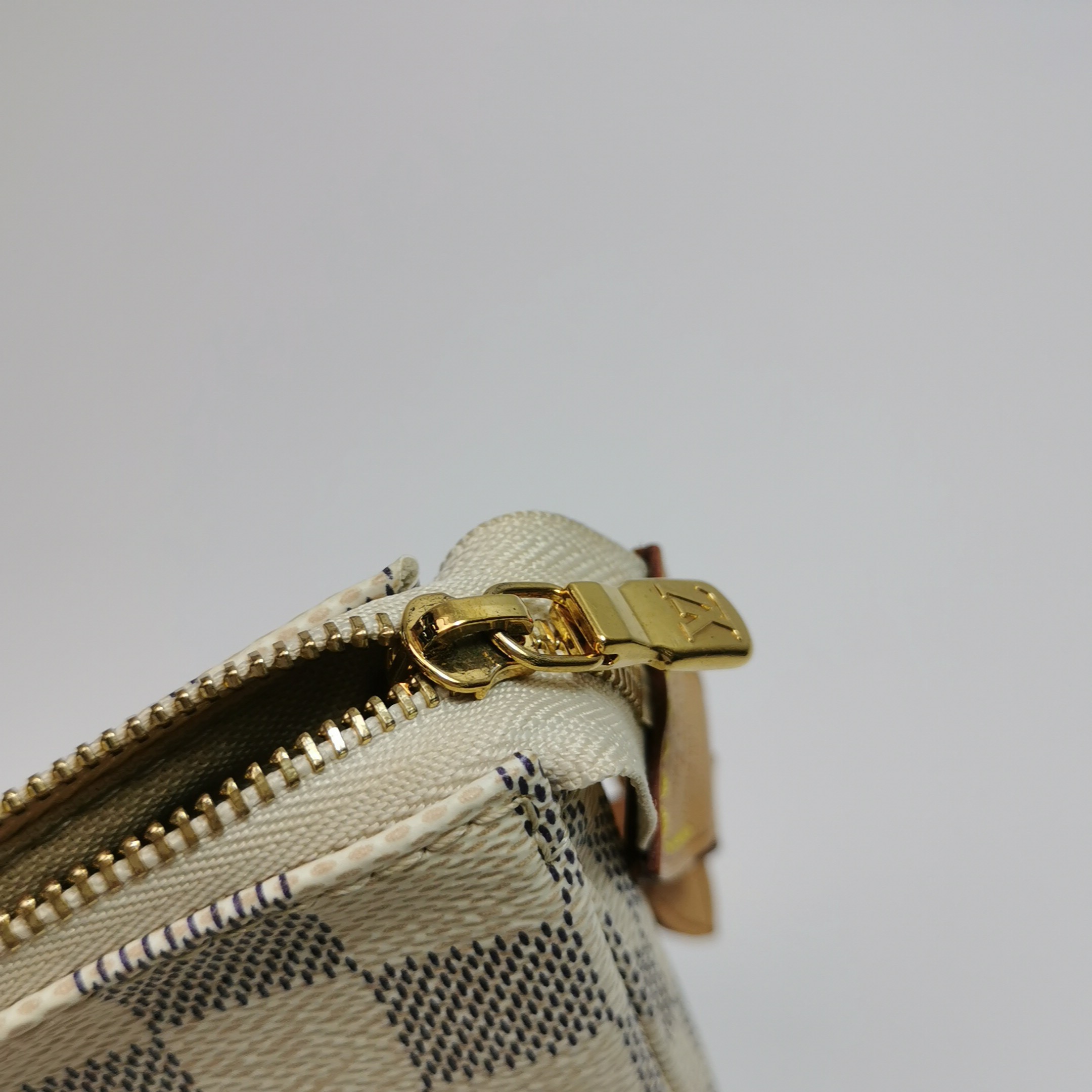 Louis Vuitton(LV) Pochette Accessoires Damier — photo 11 of 15