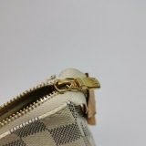 Louis Vuitton(LV) Pochette Accessoires Damier — thumbnail 11