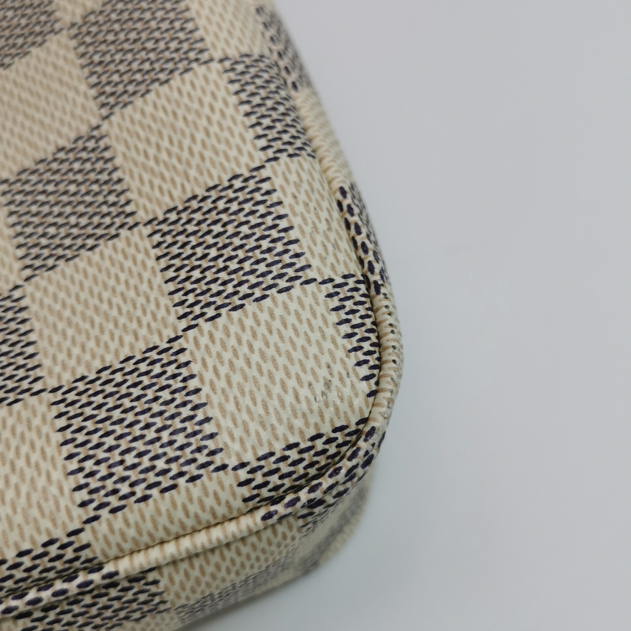 Louis Vuitton(LV) Pochette Accessoires Damier — photo 9 of 15
