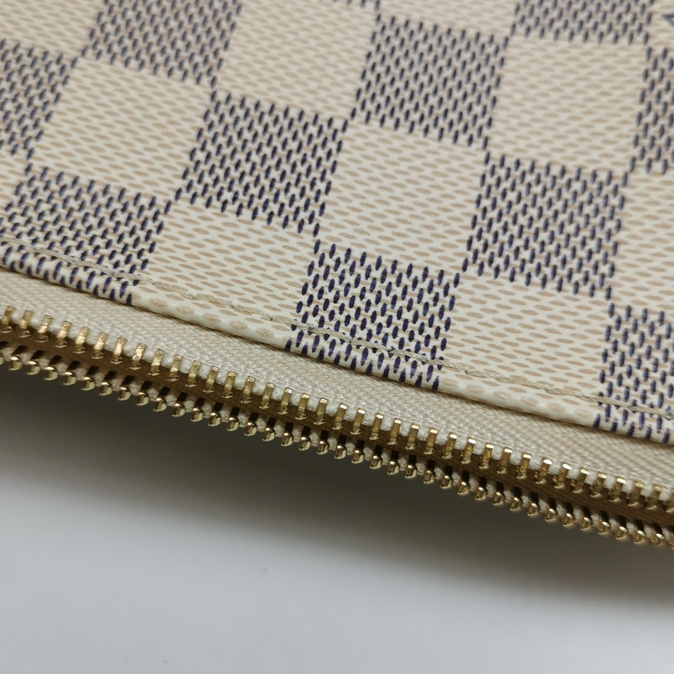 Louis Vuitton(LV) Pochette Accessoires Damier — photo 8 of 15