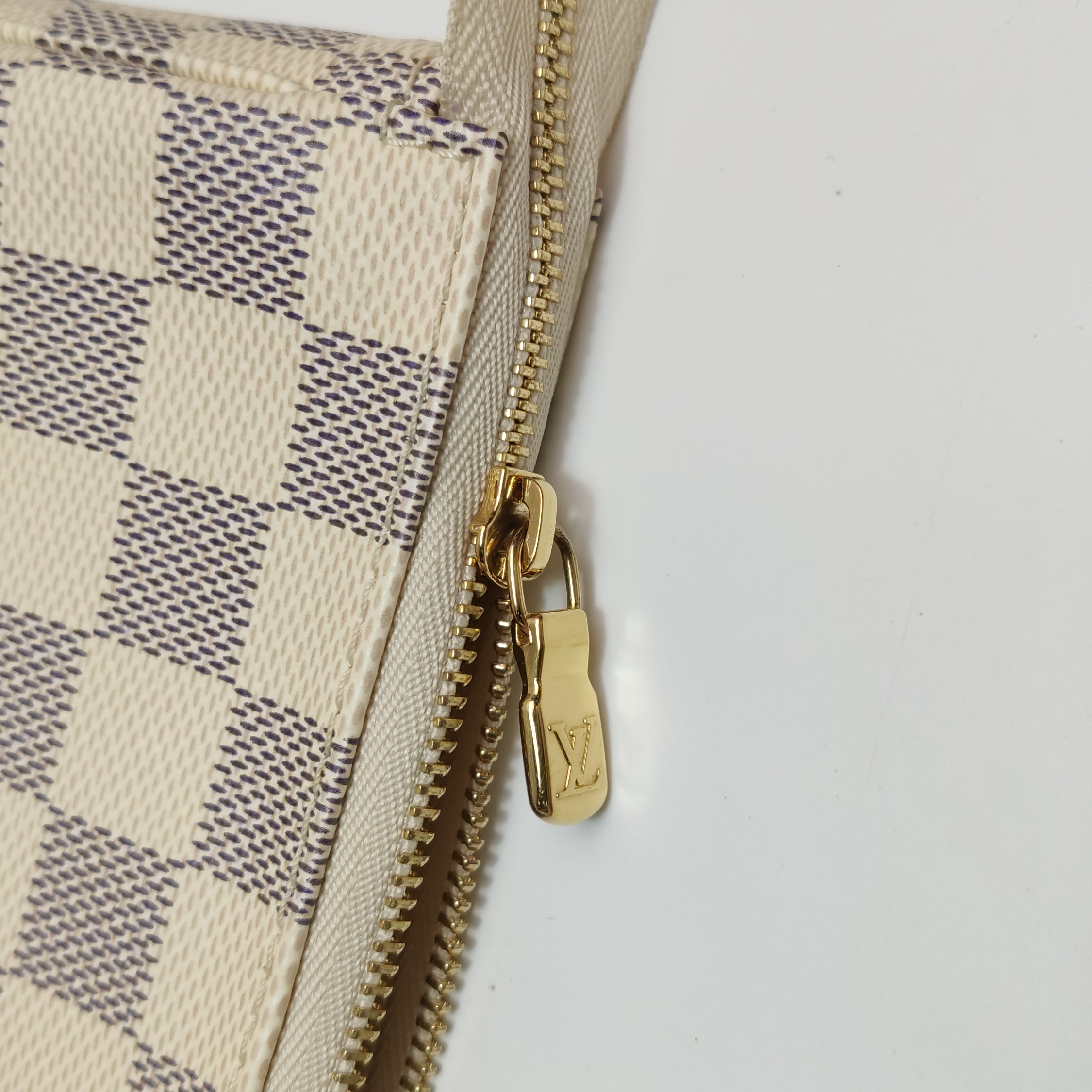 Louis Vuitton(LV) Pochette Accessoires Damier — photo 8 of 13