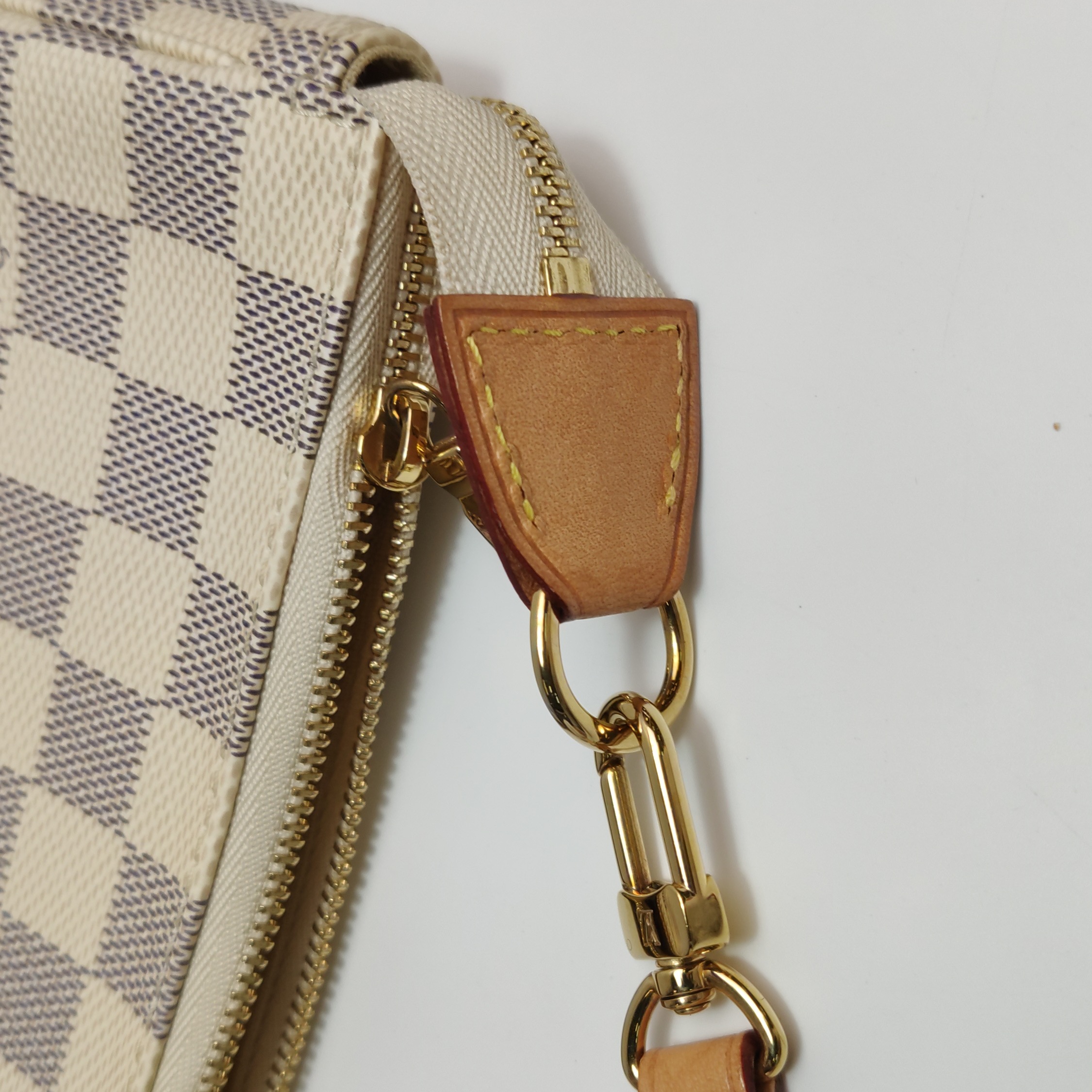 Louis Vuitton(LV) Pochette Accessoires Damier — photo 11 of 13