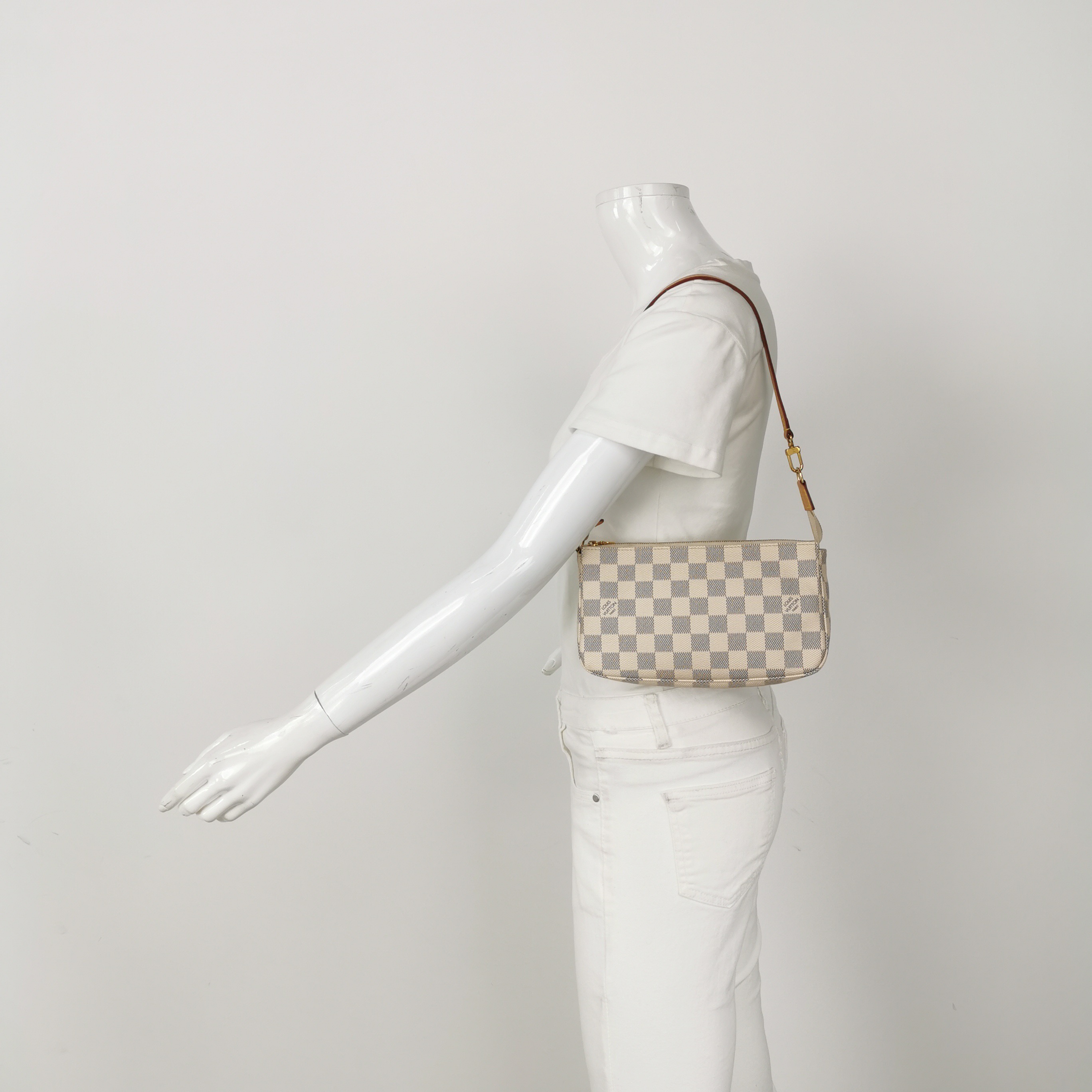 Louis Vuitton(LV) Pochette Accessoires Damier — alternate view