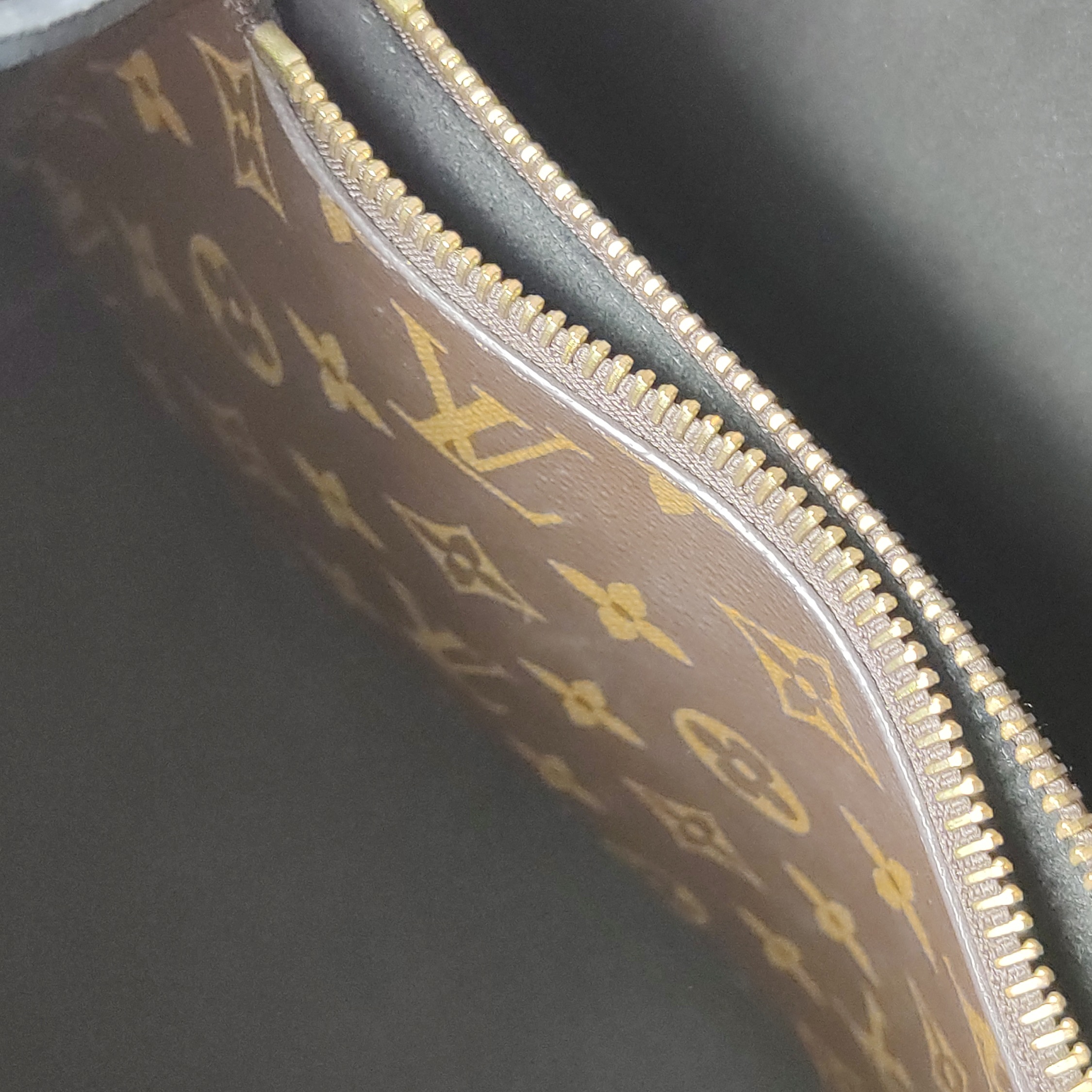 Louis Vuitton(LV) NeoNoe Handbag Monogram Canvas with Leather MM — photo 11 of 14