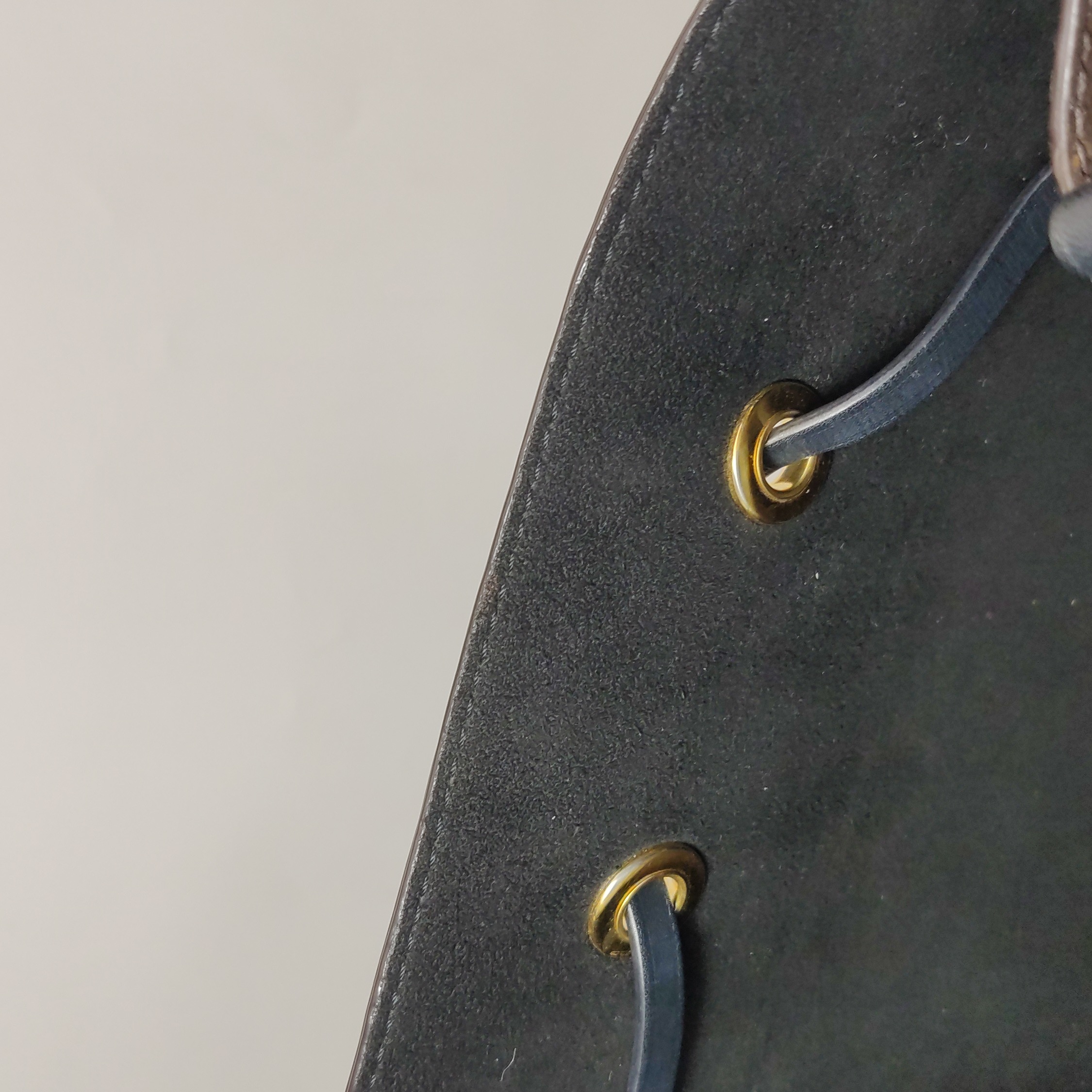 Louis Vuitton(LV) NeoNoe Handbag Monogram Canvas with Leather MM — photo 12 of 14