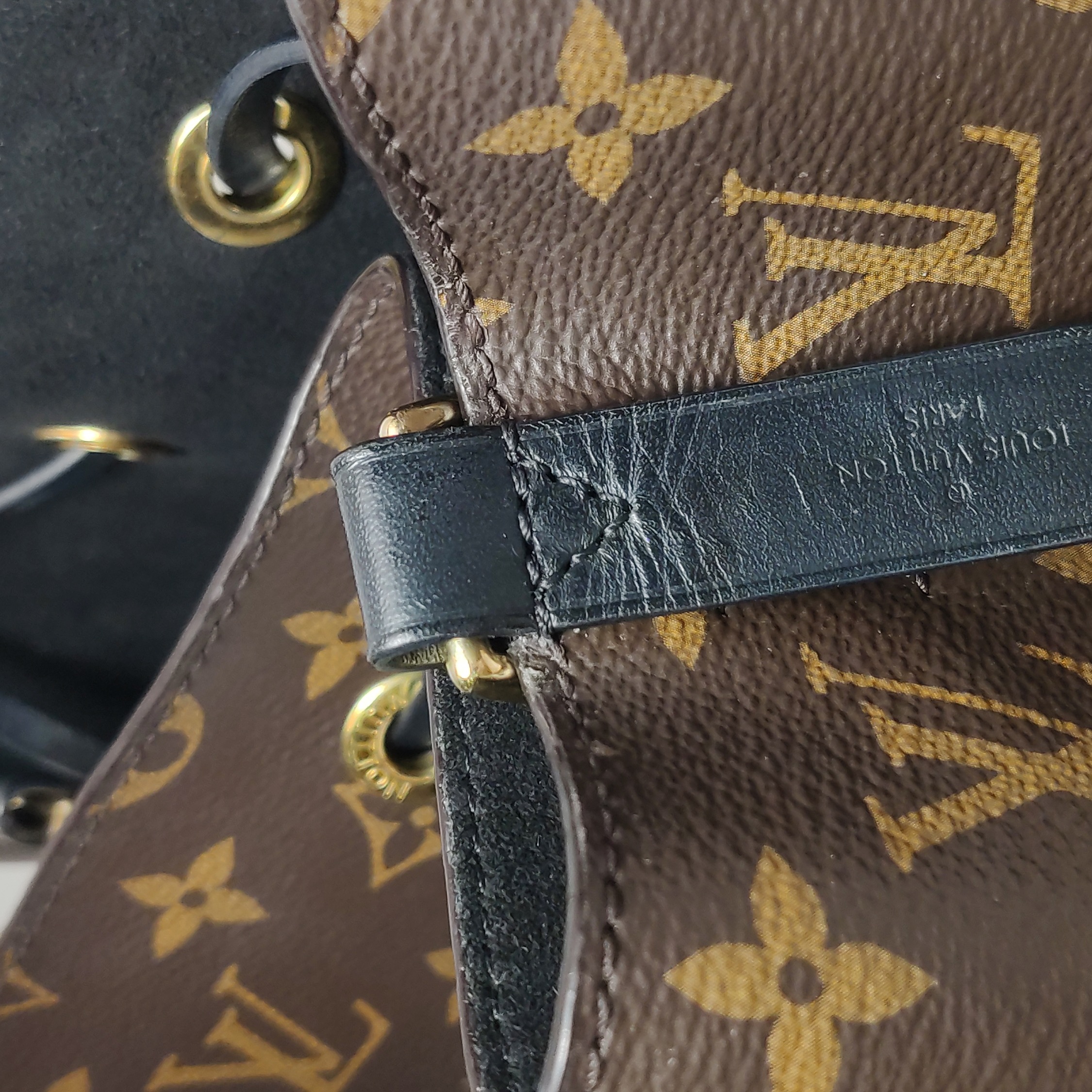 Louis Vuitton(LV) NeoNoe Handbag Monogram Canvas with Leather MM — photo 10 of 14