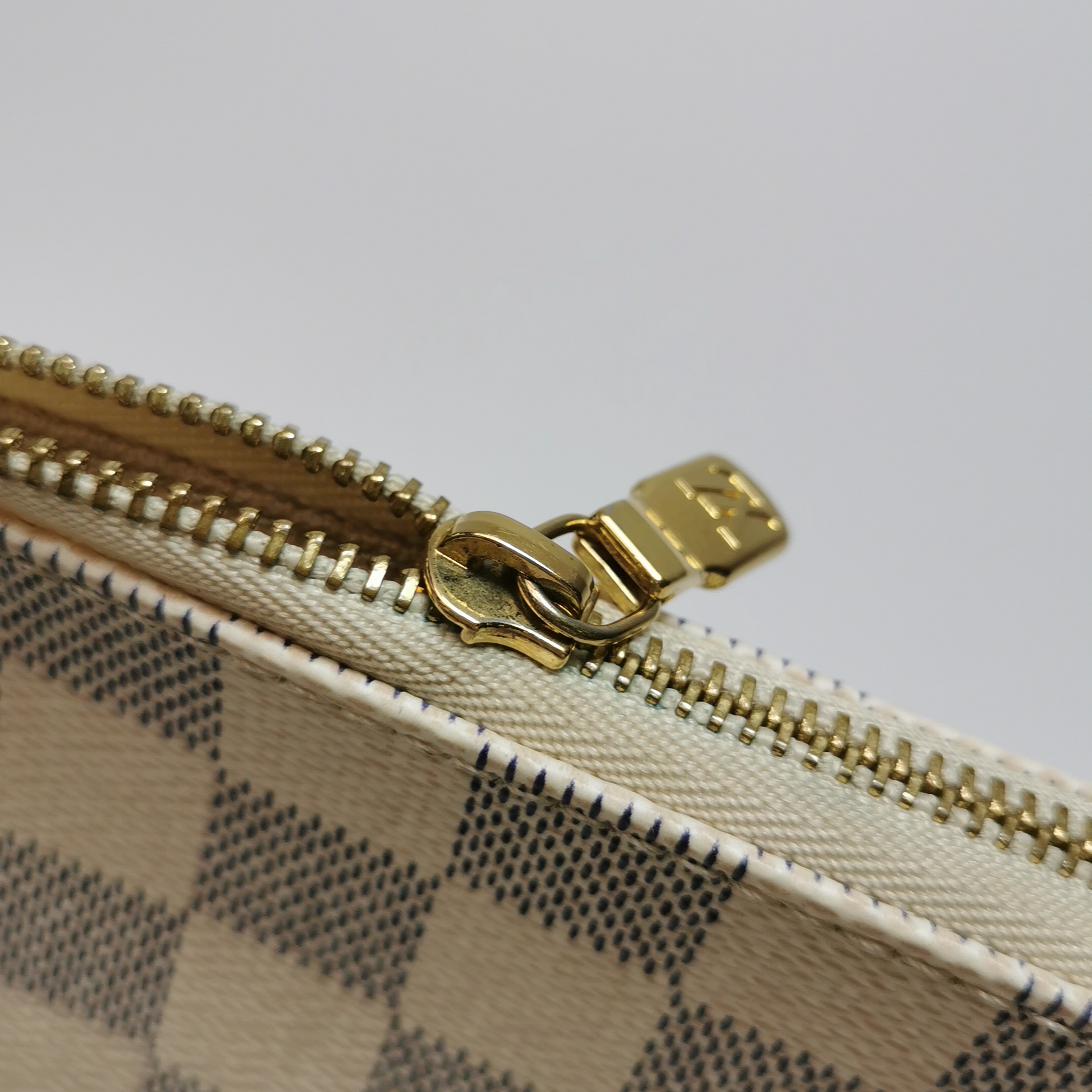 Louis Vuitton(LV) Pochette Accessoires Damier — photo 8 of 13