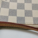 Louis Vuitton(LV) Pochette Accessoires Damier — thumbnail 9
