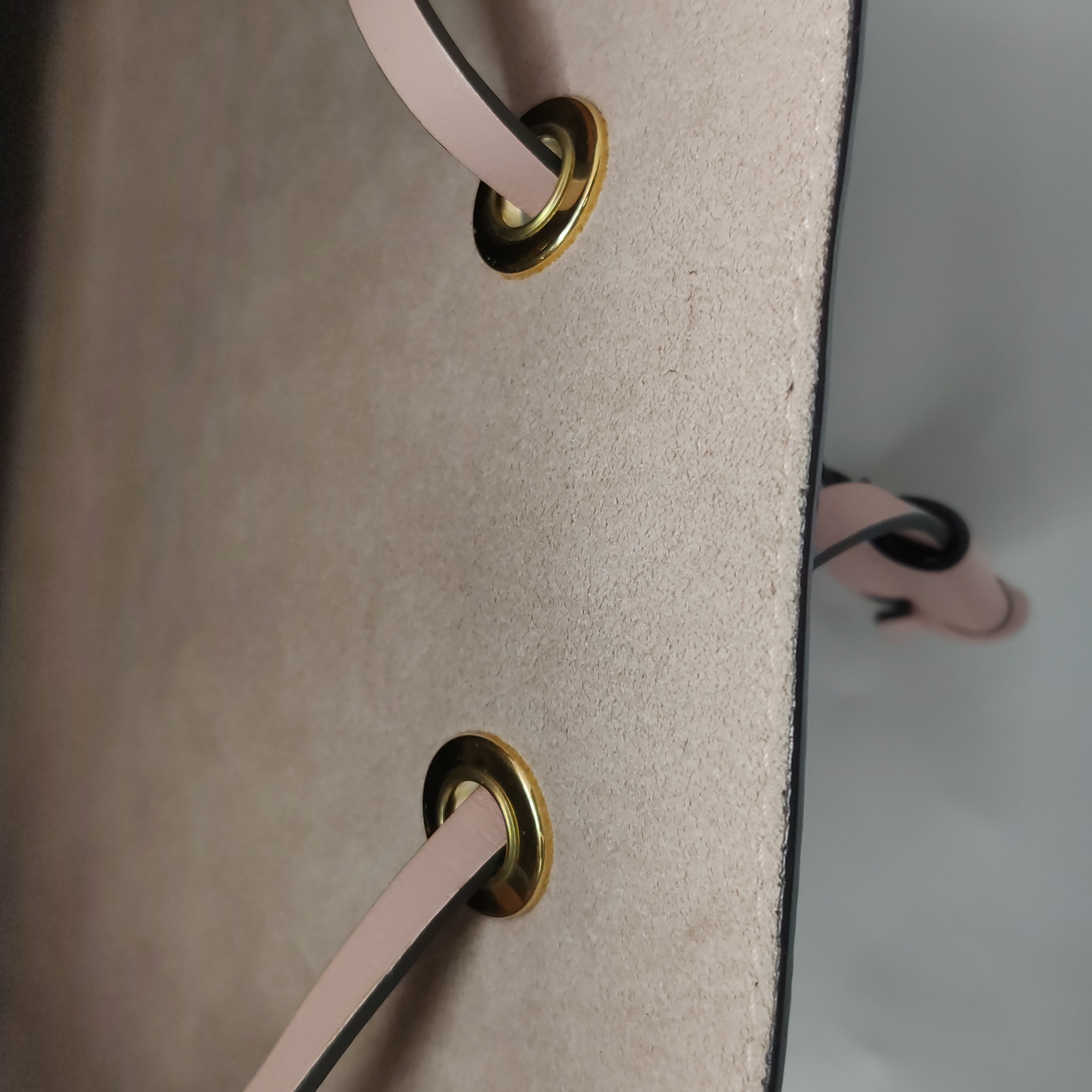 Louis Vuitton(LV) NeoNoe Handbag Monogram Canvas with Leather MM — photo 10 of 12