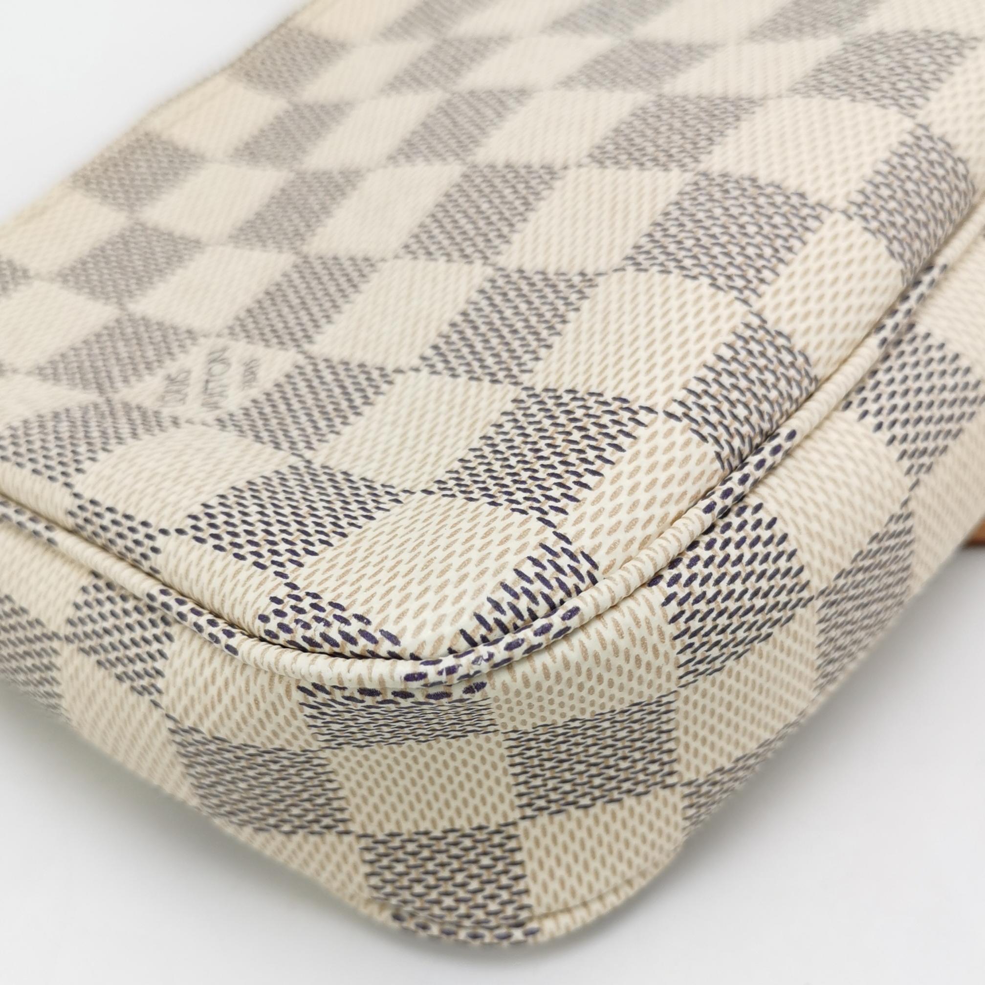 Louis Vuitton(LV) Pochette Accessoires Damier — photo 11 of 12