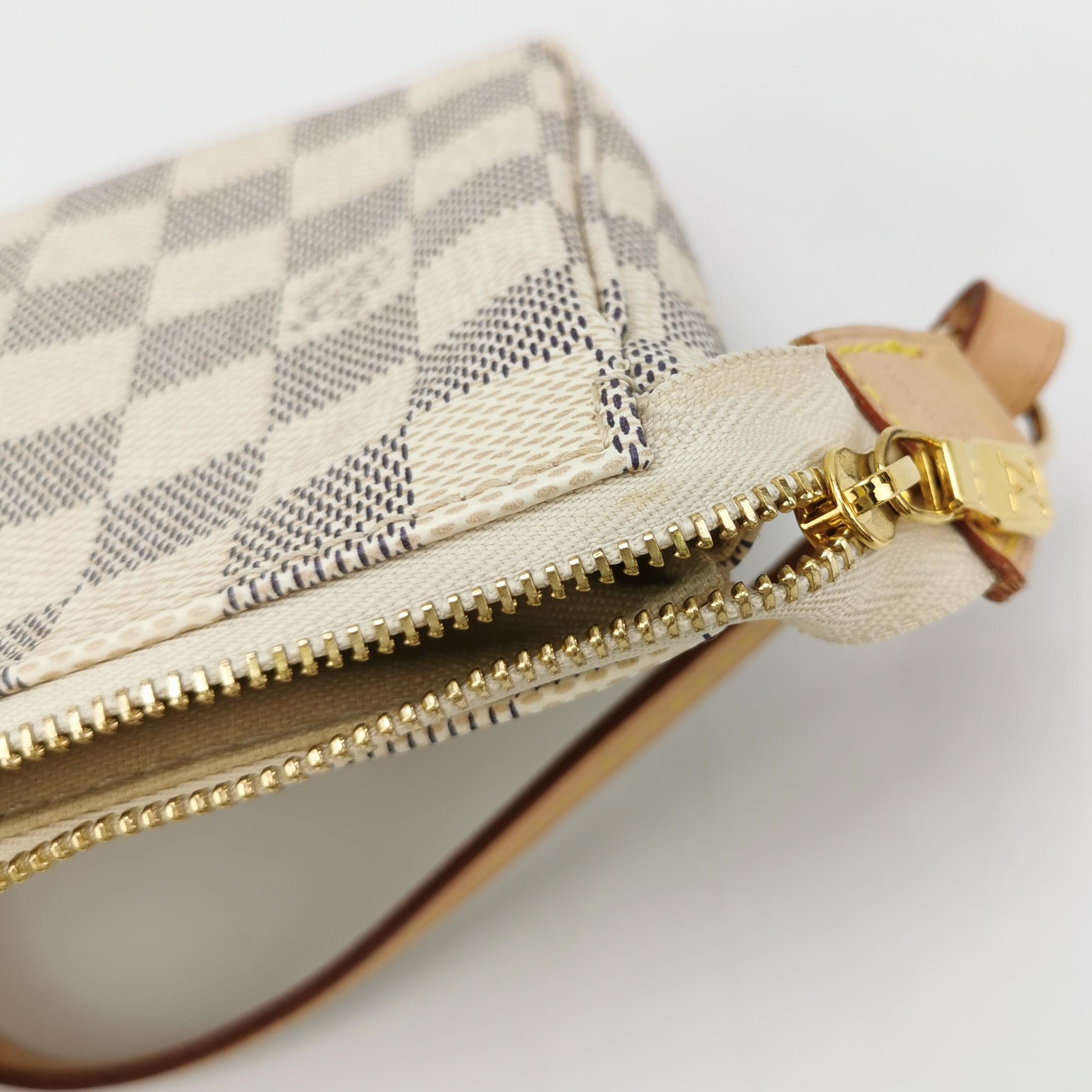Louis Vuitton(LV) Pochette Accessoires Damier — photo 7 of 12