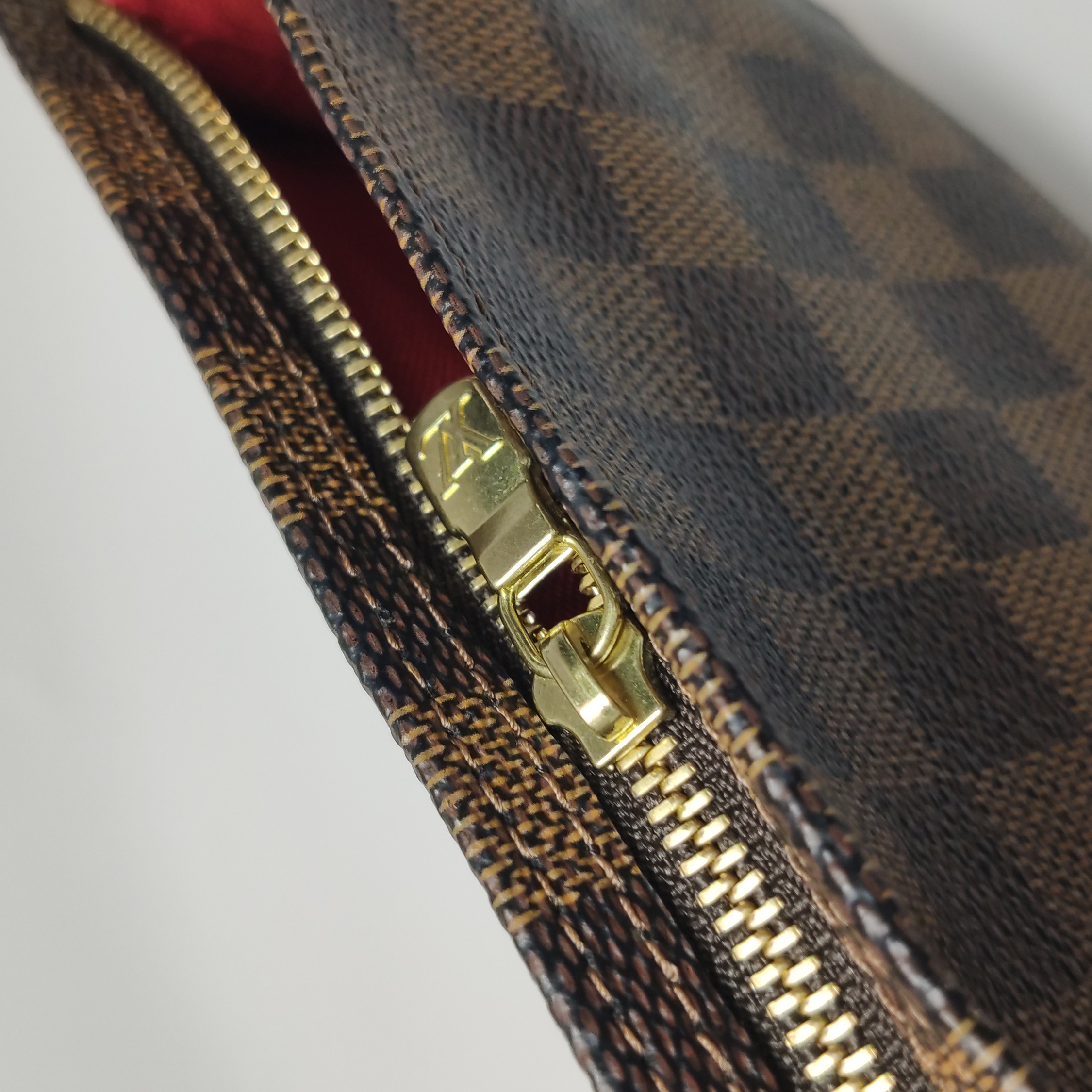 Louis Vuitton(LV) Navona Pochette Accessoires Damier — photo 12 of 13