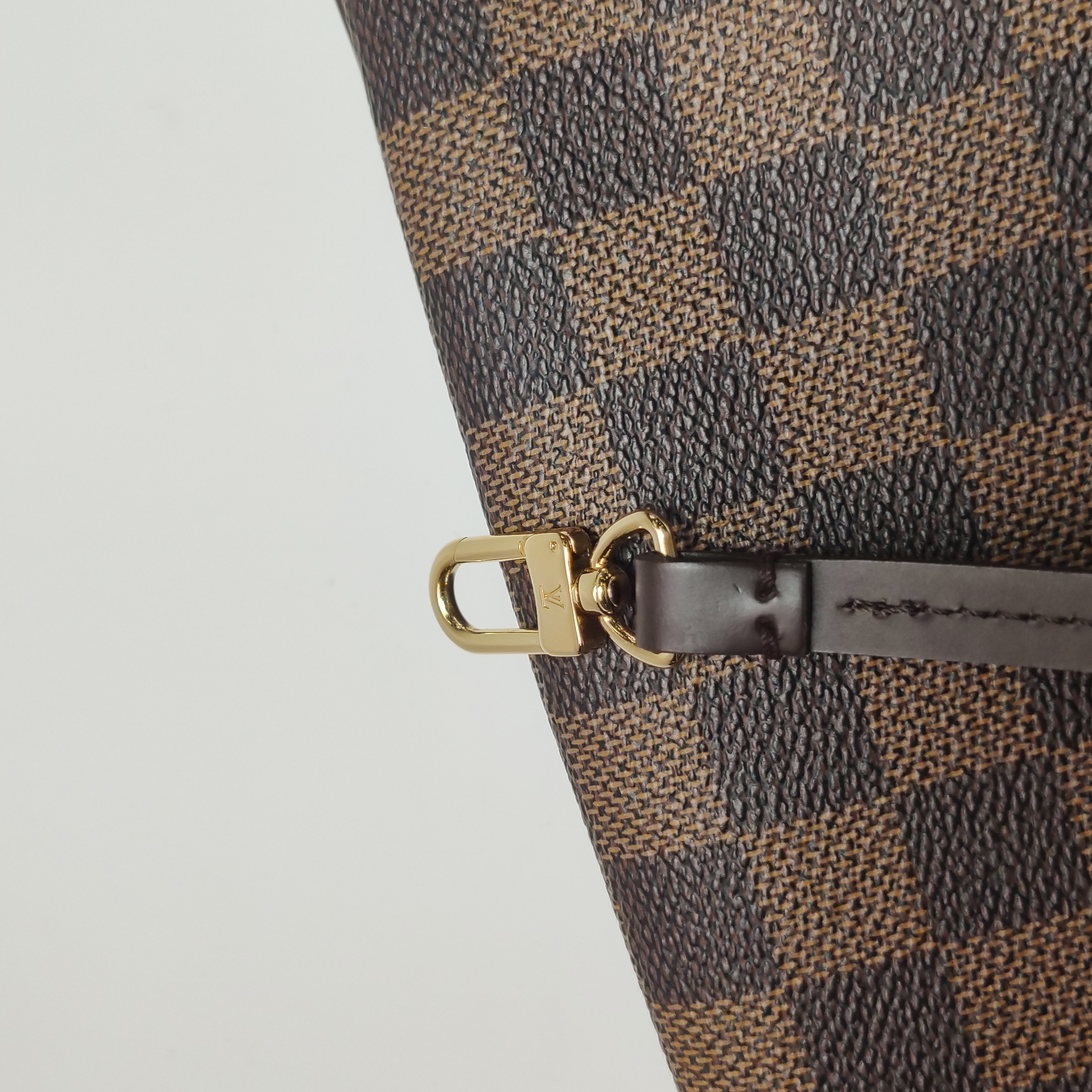 Louis Vuitton(LV) Navona Pochette Accessoires Damier — photo 13 of 13