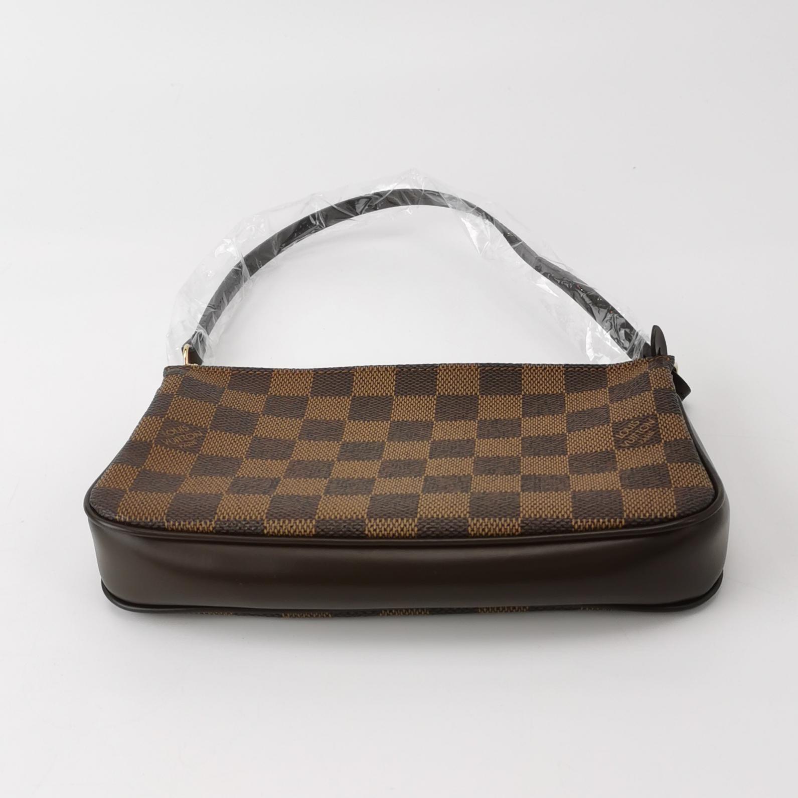 Louis Vuitton(LV) Navona Pochette Accessoires Damier — photo 6 of 13